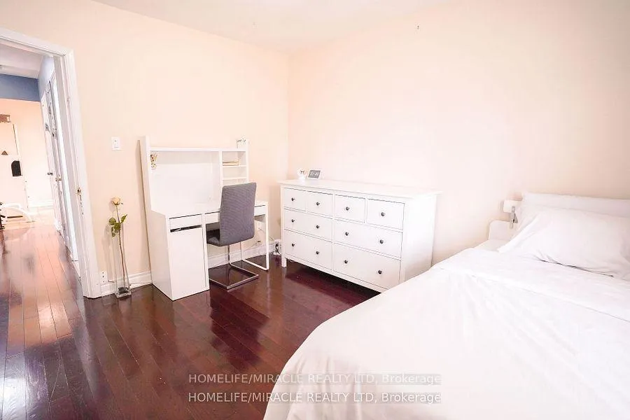Photo 19 of 82 Sedgemount Drive, Scarborough, Woburn — HOMEH