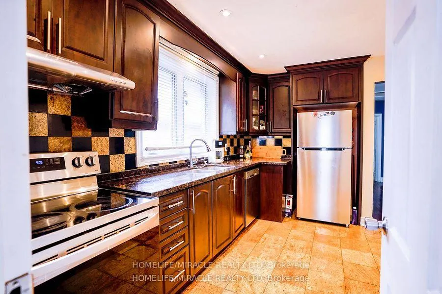 Photo 24 of 82 Sedgemount Drive, Scarborough, Woburn — HOMEH