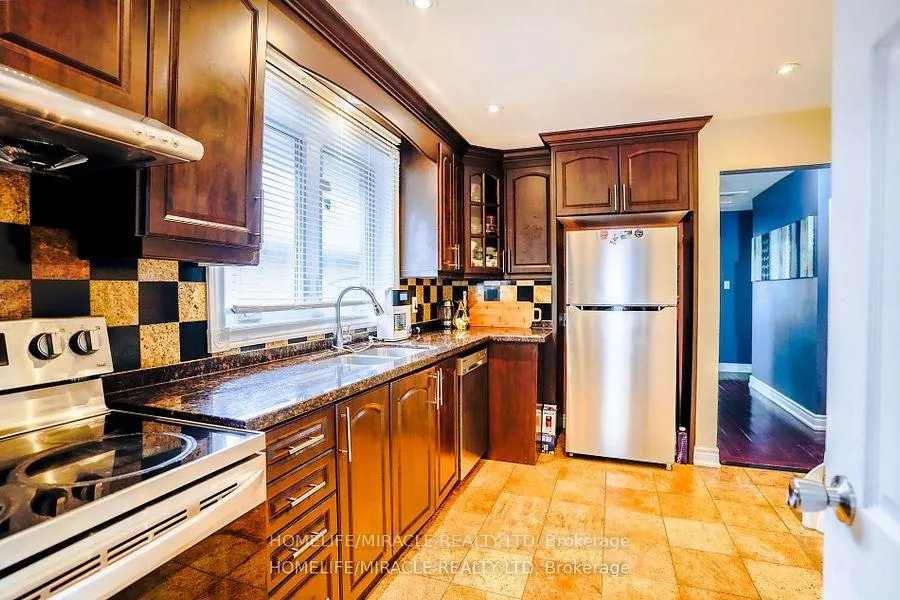 Photo 25 of 82 Sedgemount Drive, Scarborough, Woburn — HOMEH