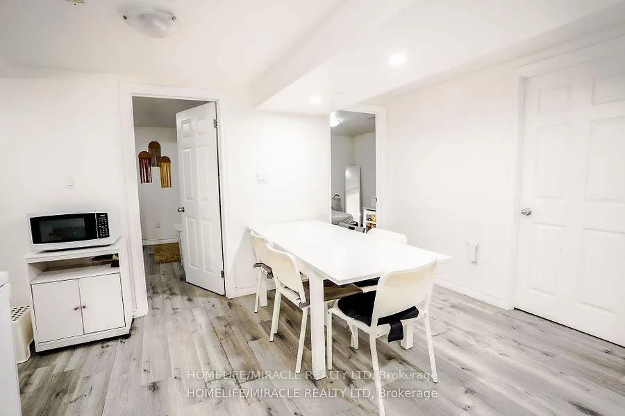 Photo 29 of 82 Sedgemount Drive, Scarborough, Woburn — HOMEH