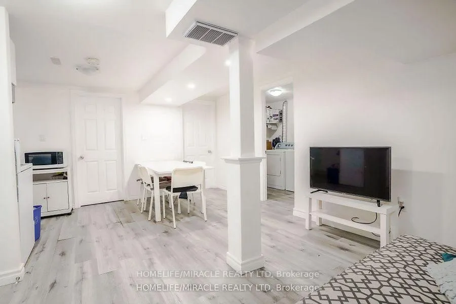 Photo 35 of 82 Sedgemount Drive, Scarborough, Woburn — HOMEH