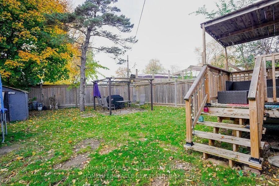 Photo 38 of 82 Sedgemount Drive, Scarborough, Woburn — HOMEH
