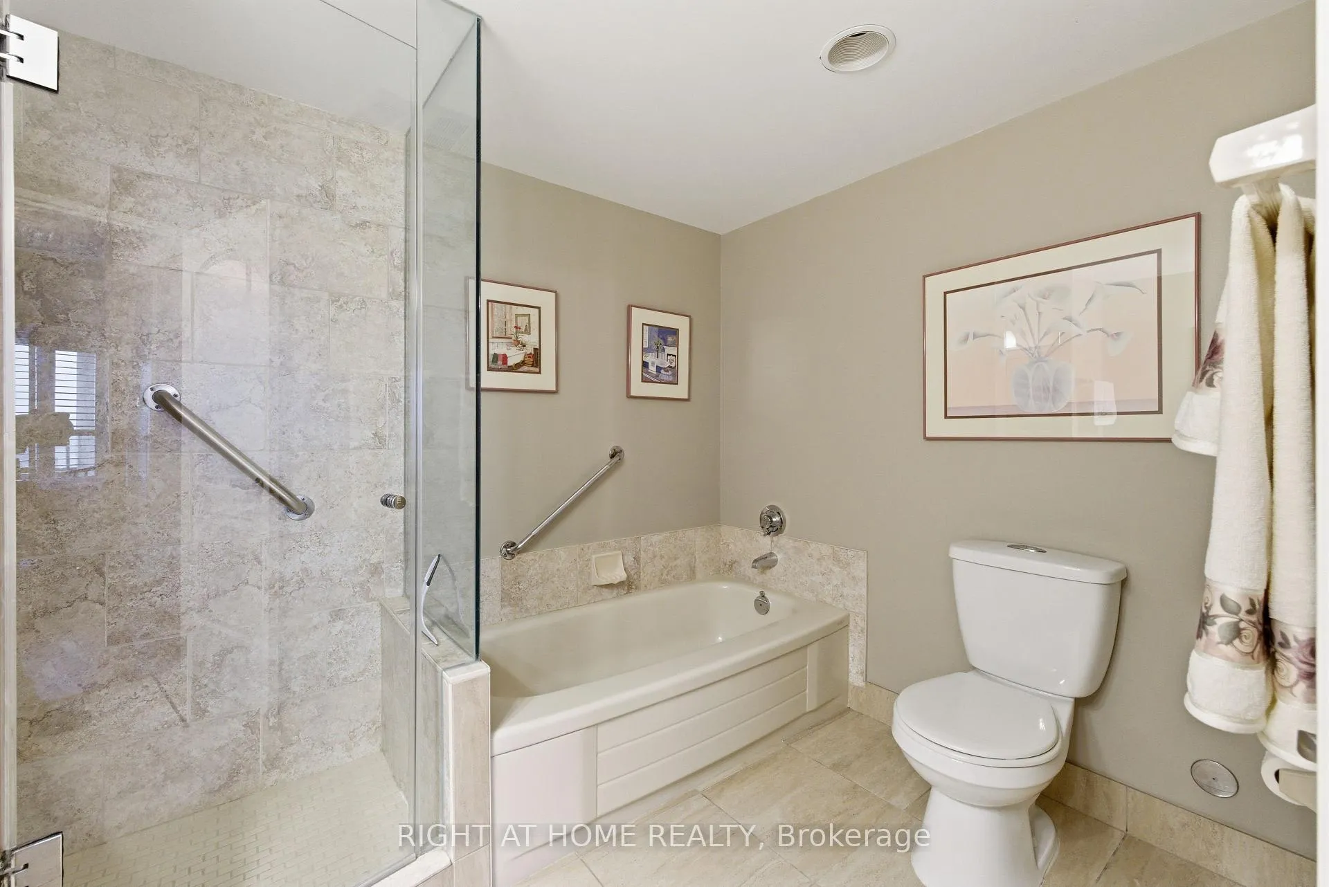 Photo 13 of Unit 1104, 1890 Valley Farm Road, Pickering, Town Centre — HOMEH