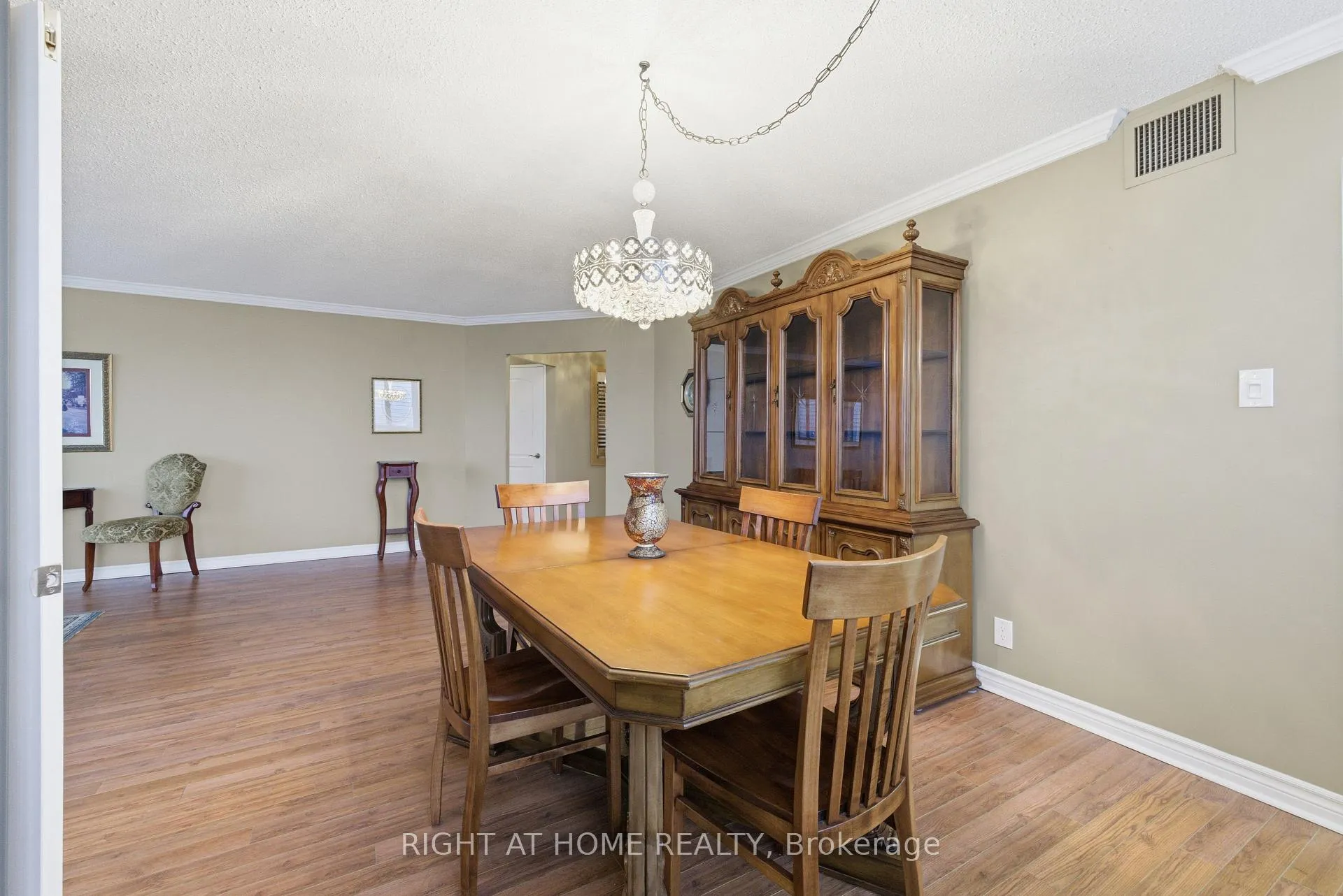 Photo 15 of Unit 1104, 1890 Valley Farm Road, Pickering, Town Centre — HOMEH