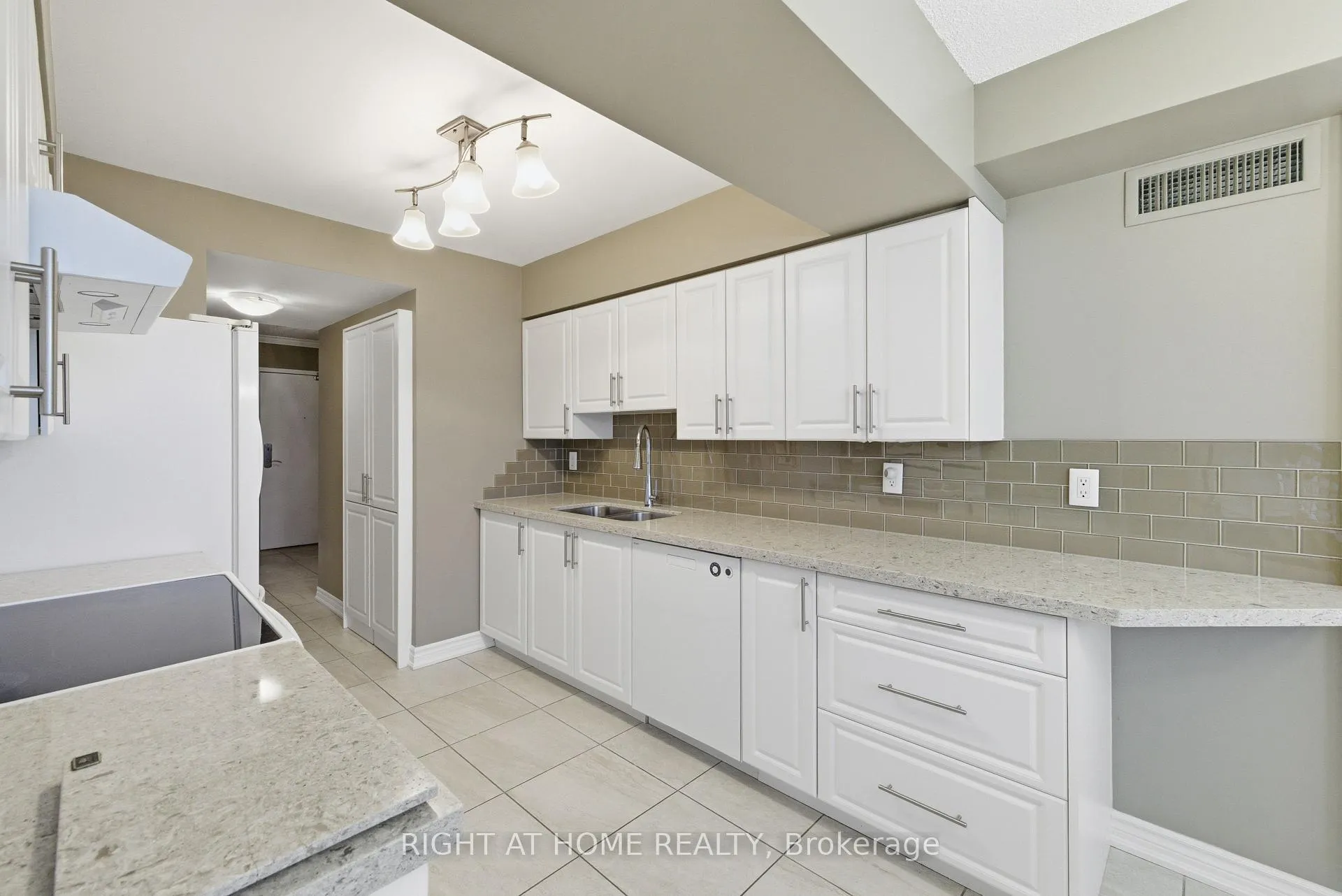 Photo 17 of Unit 1104, 1890 Valley Farm Road, Pickering, Town Centre — HOMEH