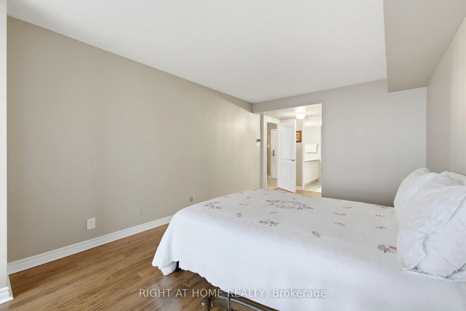 Photo 30 of Unit 1104, 1890 Valley Farm Road, Pickering, Town Centre — HOMEH
