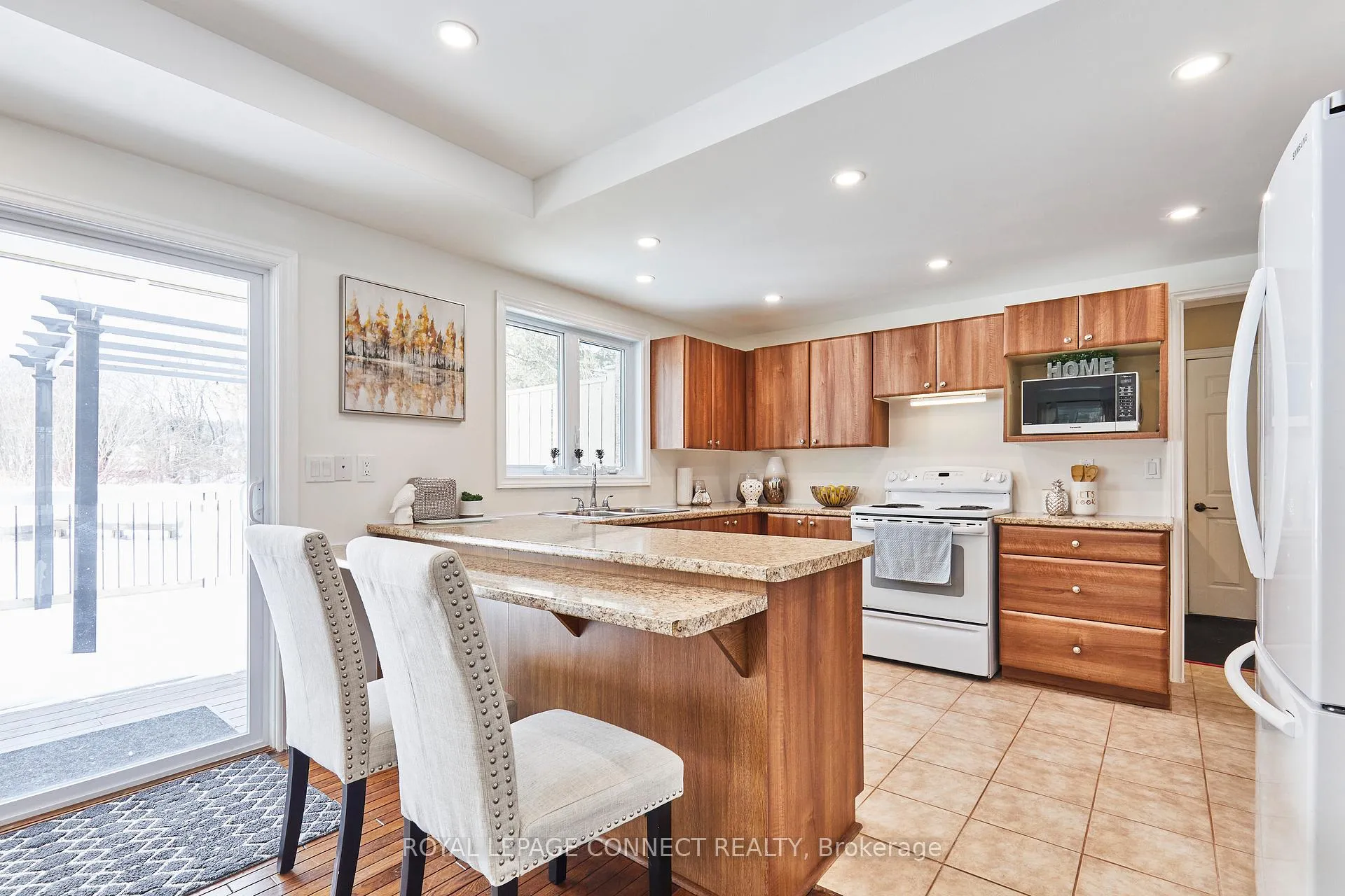 Photo 11 of 10 Christie Crescent, Scugog, Rural Scugog — HOMEH