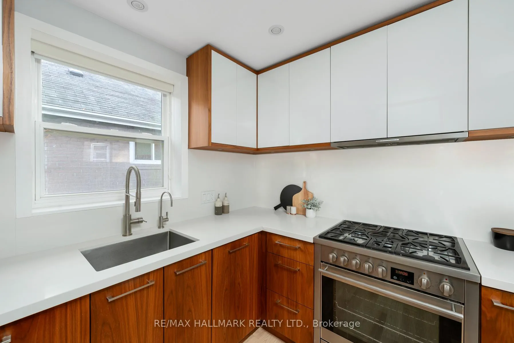 Photo 15 of 26 Hutton Avenue, Toronto, East York — HOMEH