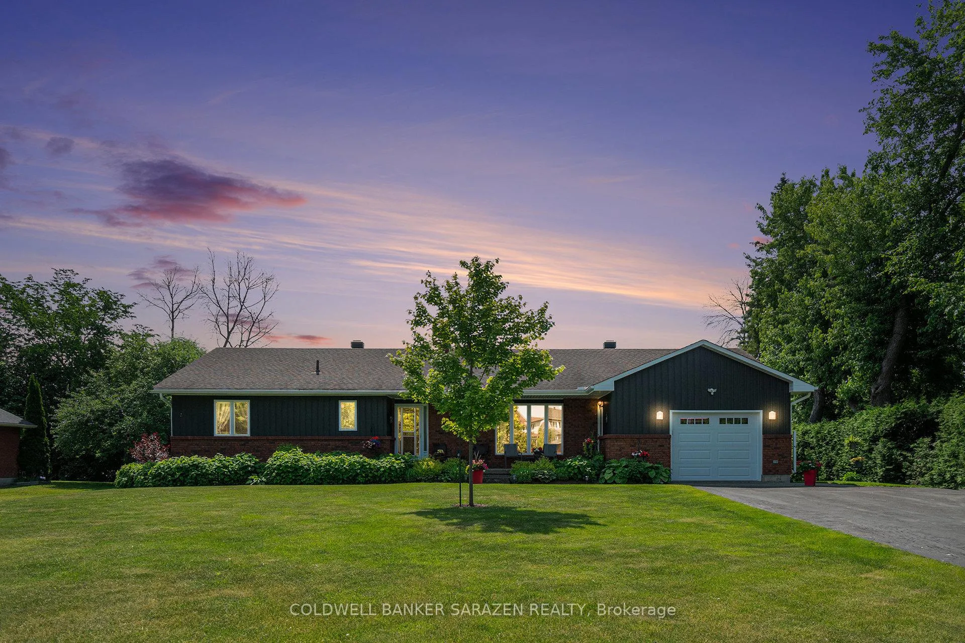 Photo 1 of 37 Wabalac Drive E, McNab/Braeside, Mcnab/Braeside Twps — HOMEH