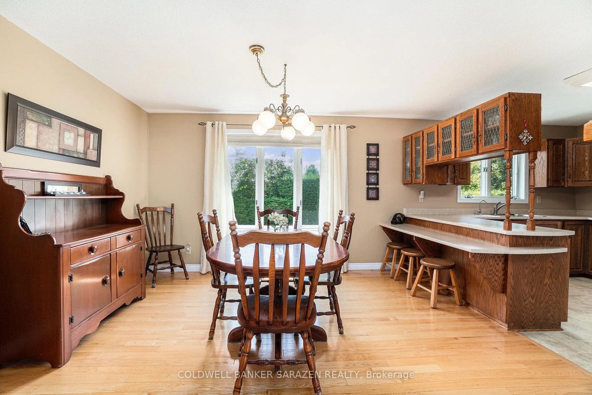 Photo 8 of 37 Wabalac Drive E, McNab/Braeside, Mcnab/Braeside Twps — HOMEH