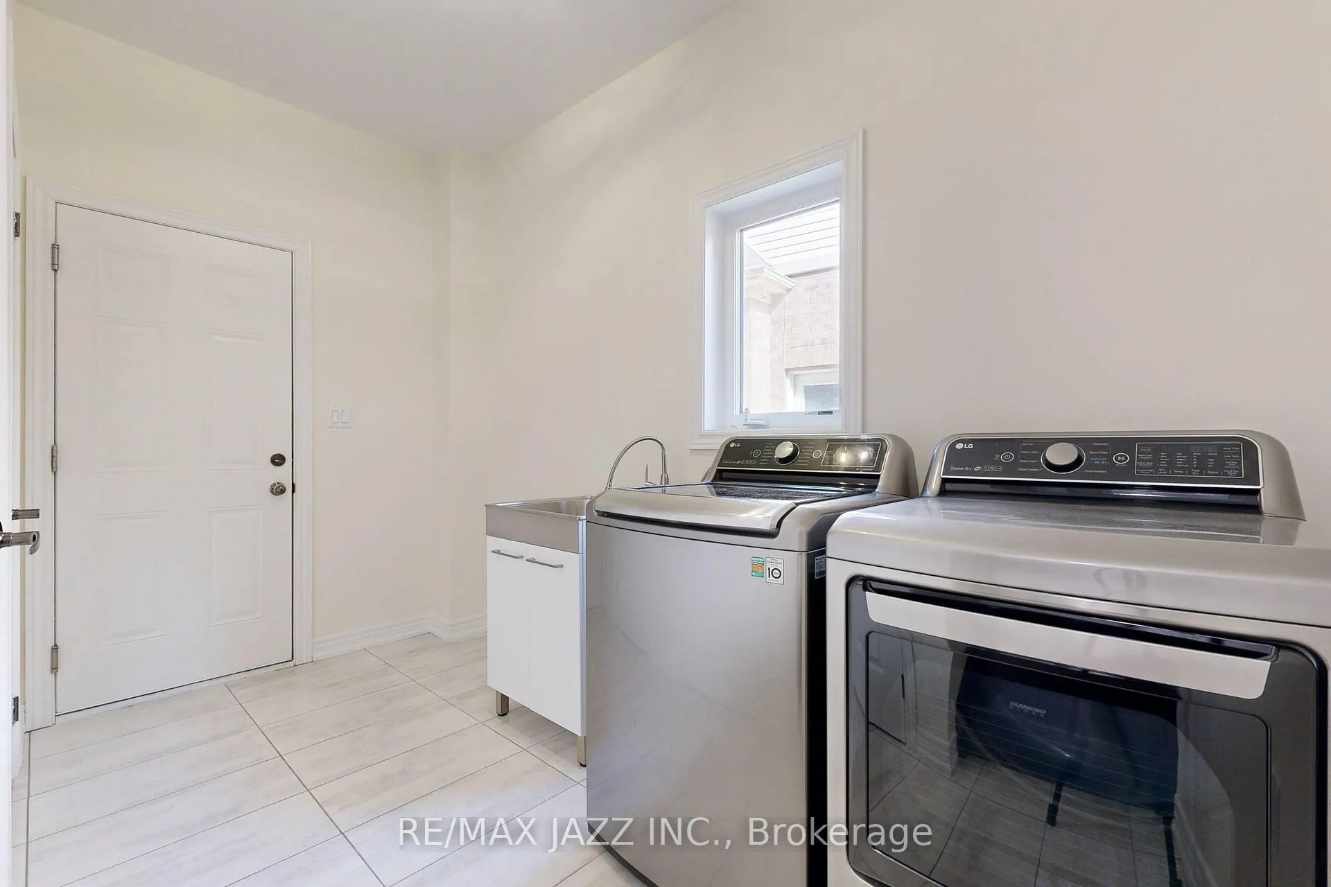 Photo 24 of 269 Bruce Cameron Drive, Clarington, Bowmanville — HOMEH