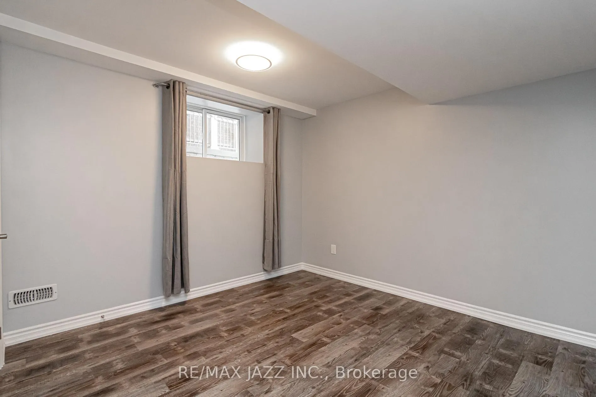 Photo 30 of 269 Bruce Cameron Drive, Clarington, Bowmanville — HOMEH