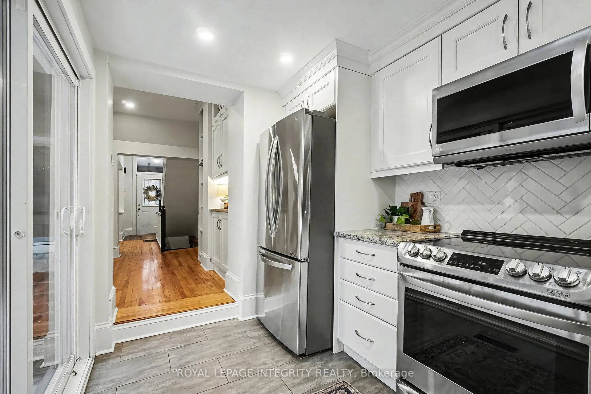 Photo 11 of 115 Springhurst Avenue, Ottawa, Ottawa East — HOMEH