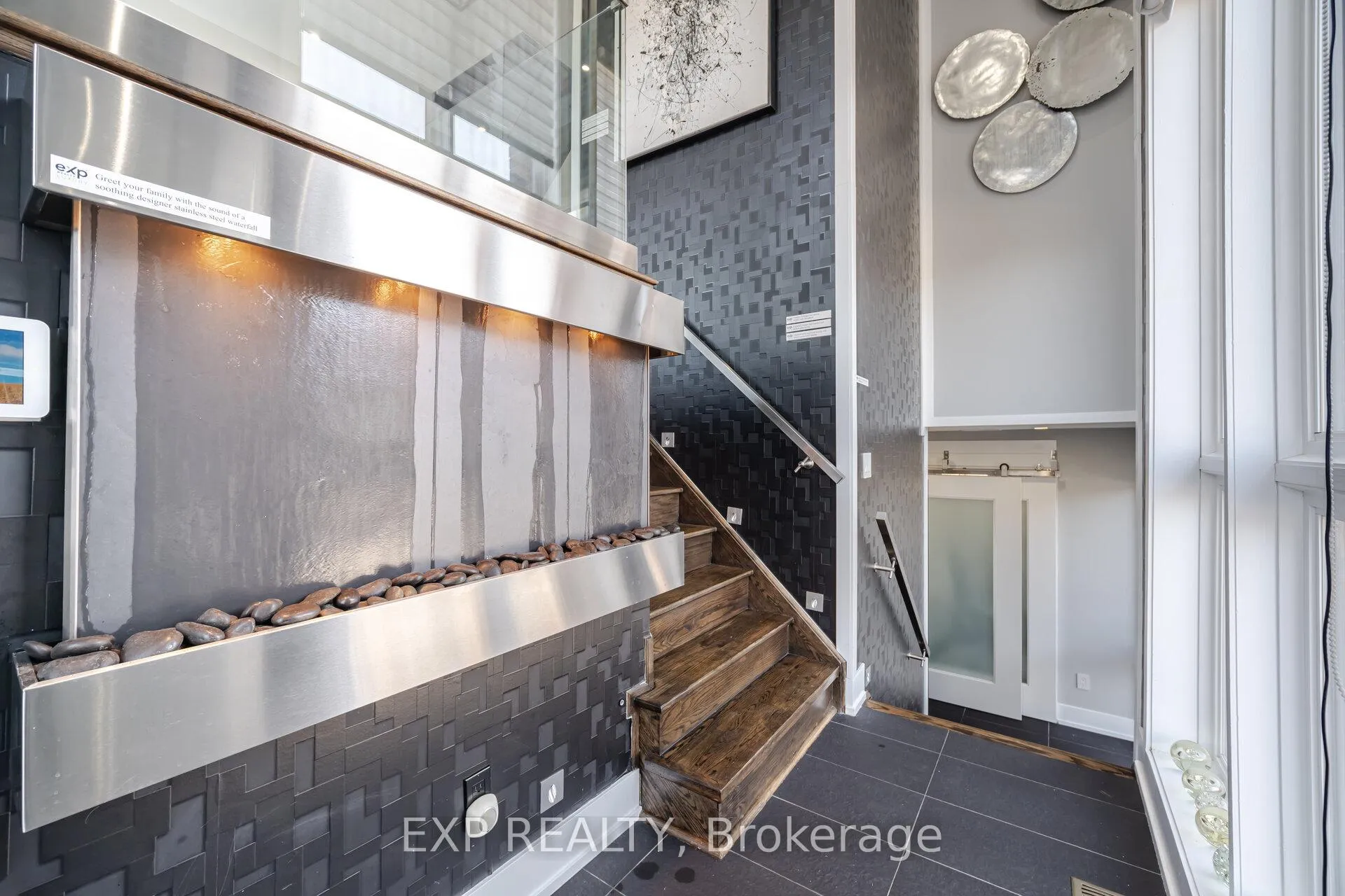 Photo 5 of 28 Allerton Road, Vaughan, Patterson — HOMEH