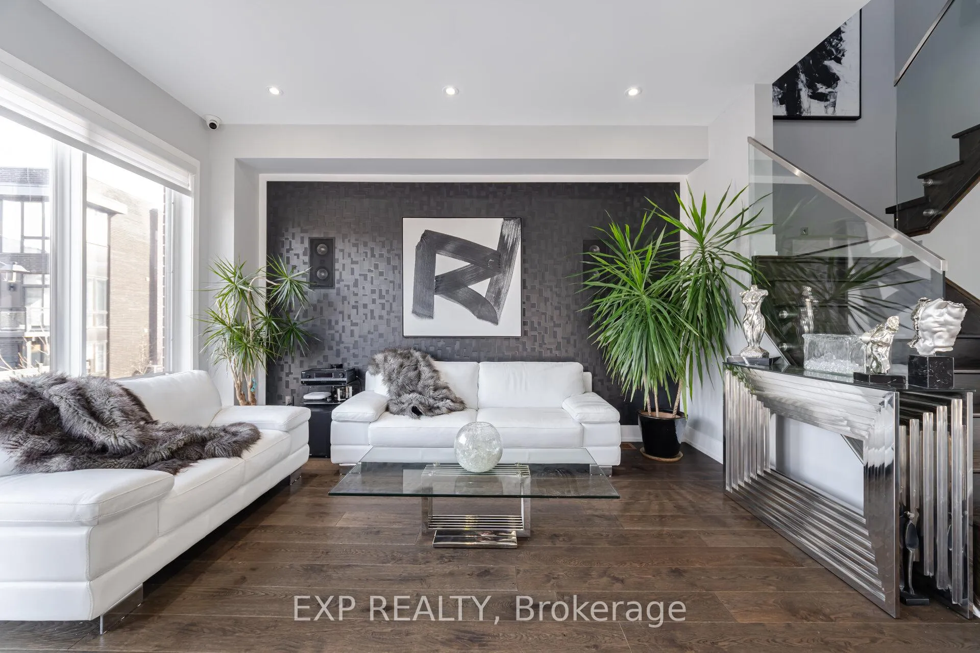 Photo 8 of 28 Allerton Road, Vaughan, Patterson — HOMEH
