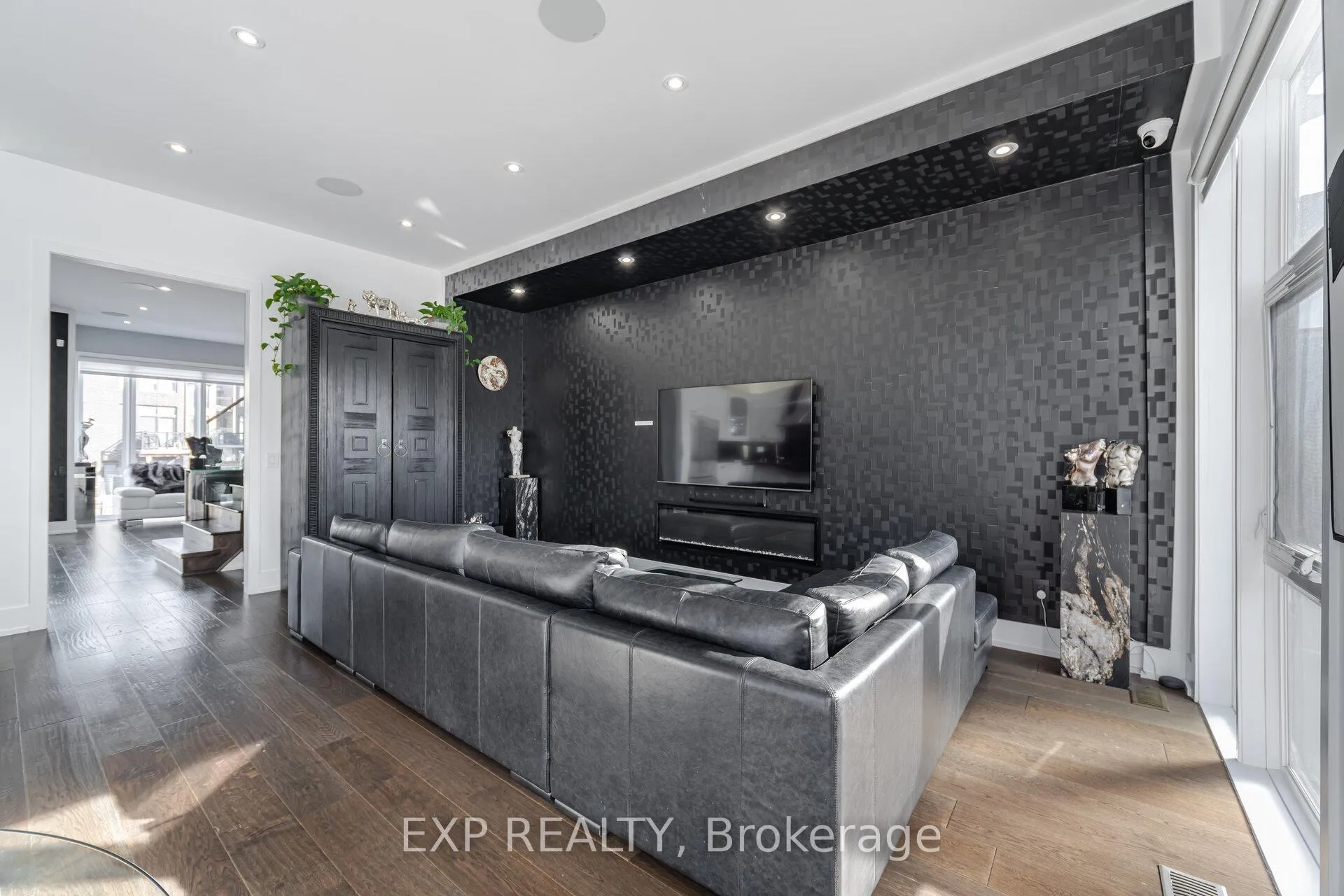 Photo 10 of 28 Allerton Road, Vaughan, Patterson — HOMEH