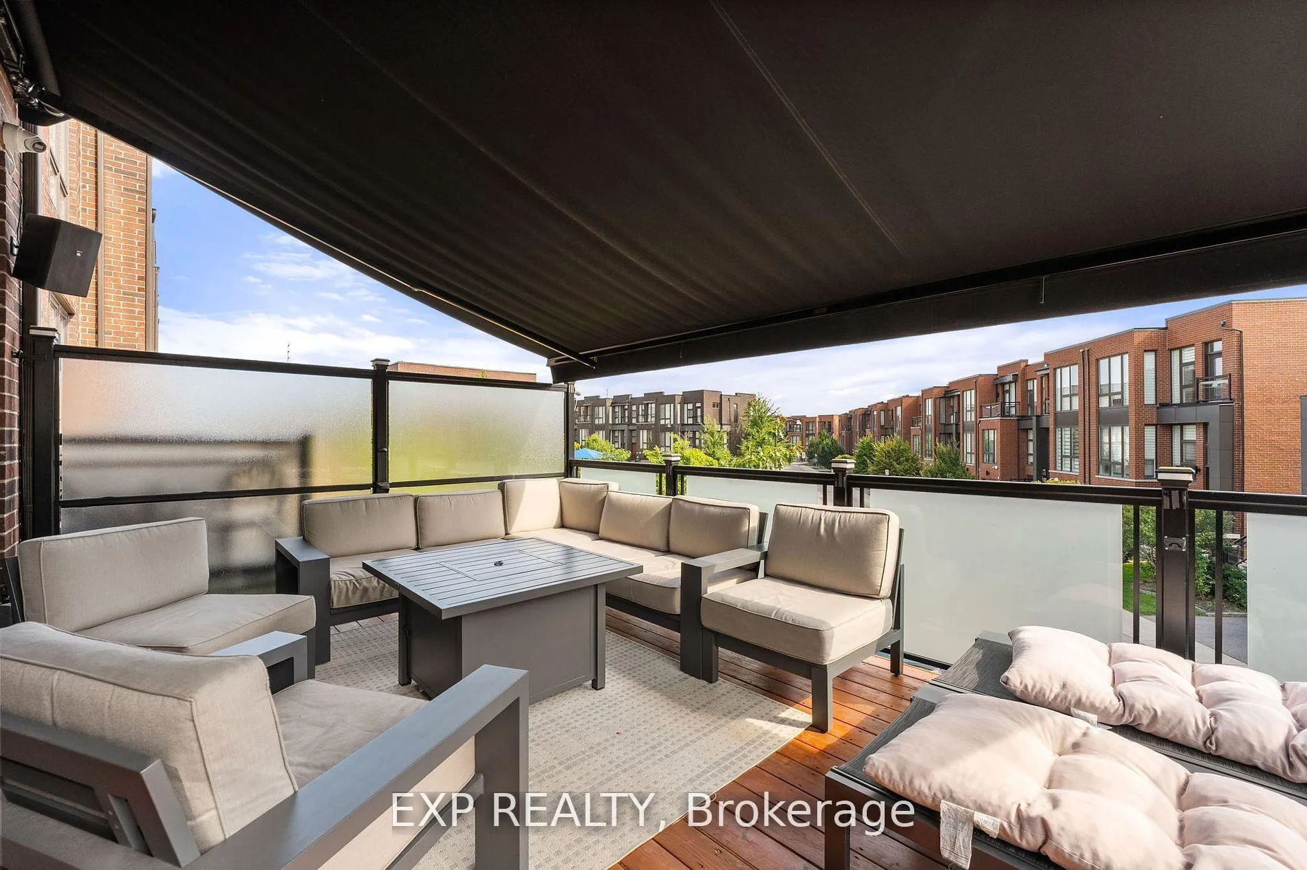 Photo 16 of 28 Allerton Road, Vaughan, Patterson — HOMEH
