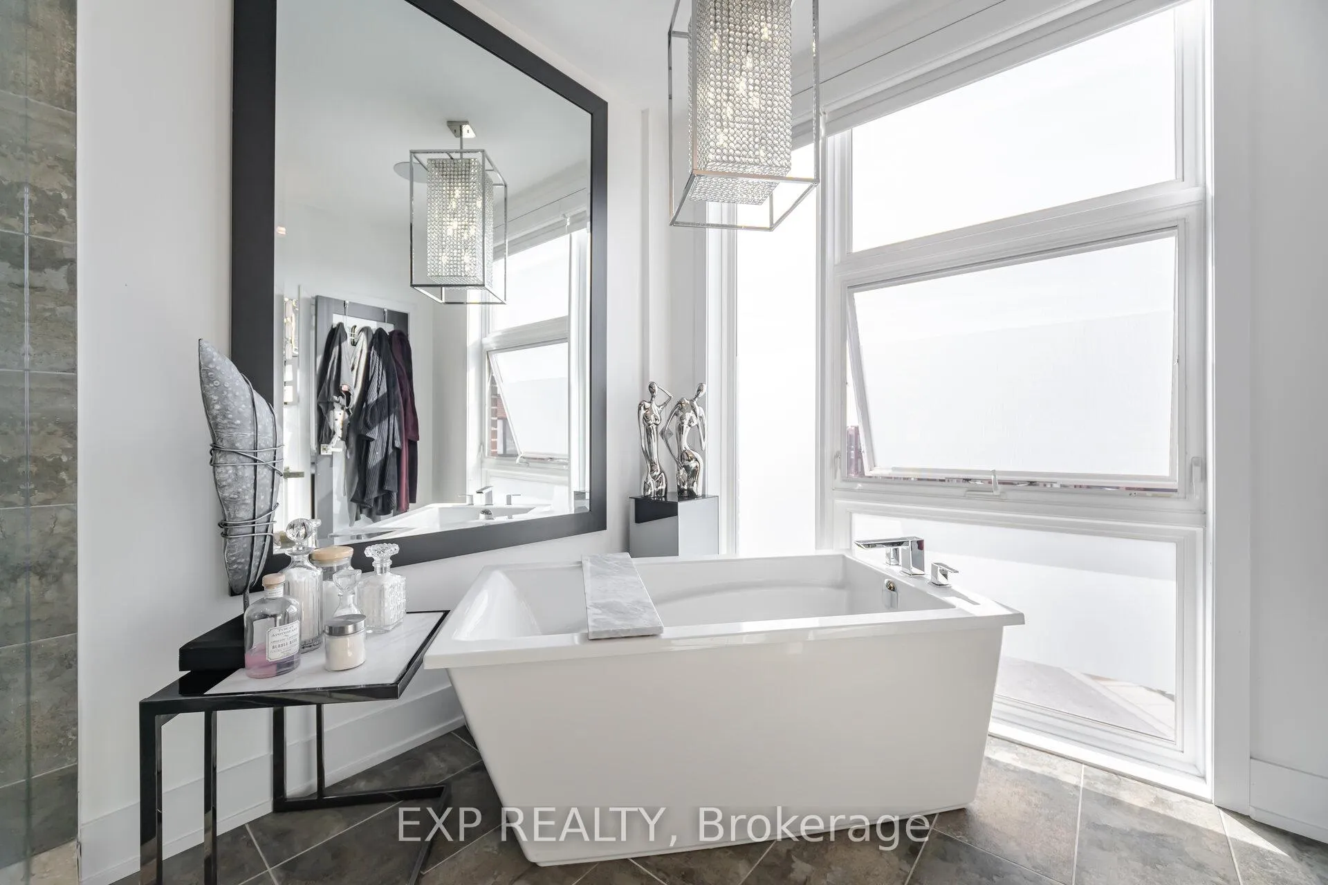Photo 25 of 28 Allerton Road, Vaughan, Patterson — HOMEH