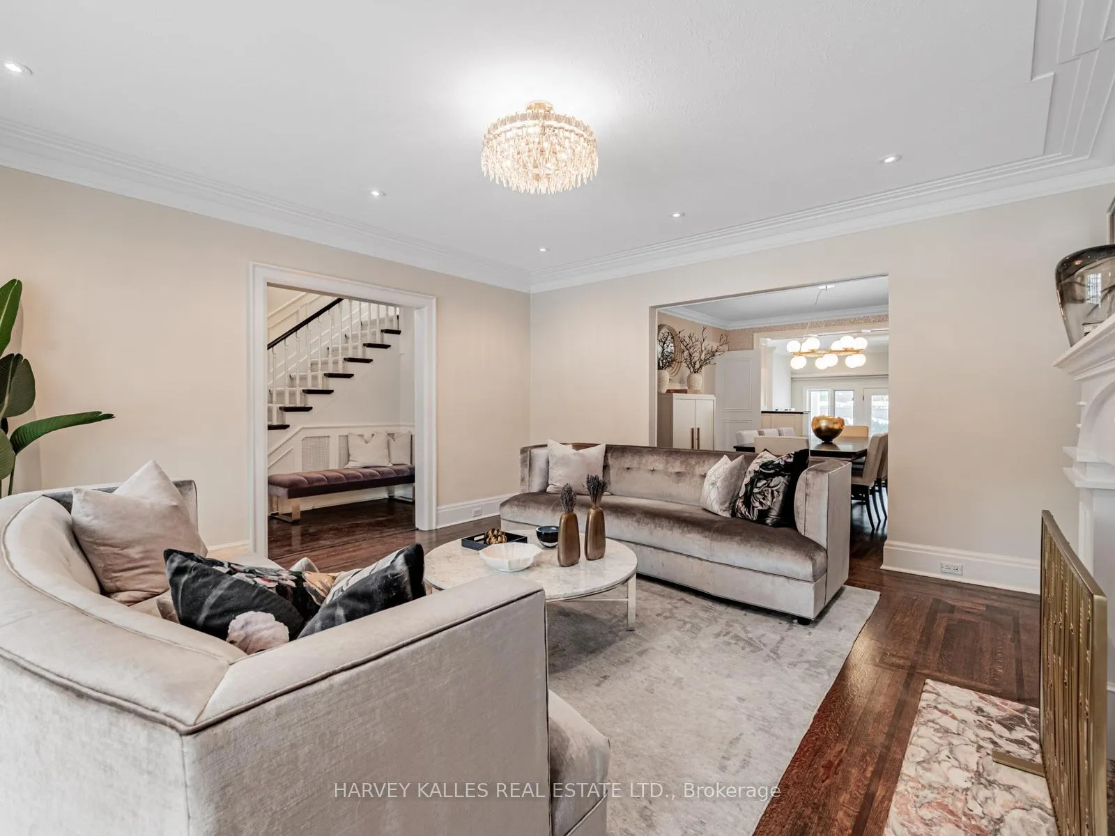 Photo 3 of 407 Richview Avenue, Toronto, Forest Hill South — HOMEH