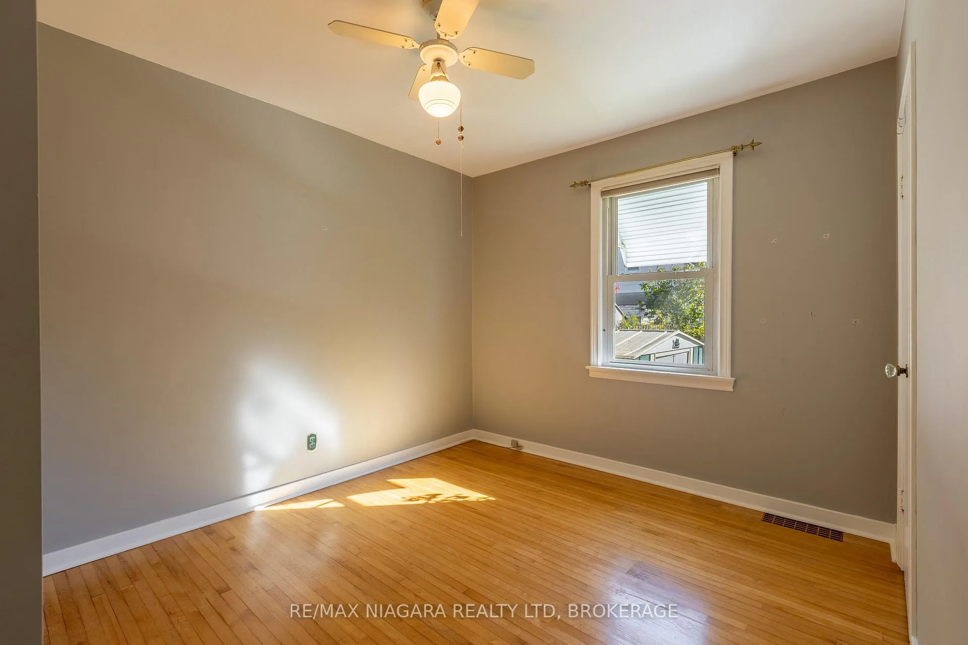 Photo 17 of 68 Connaught Avenue, Welland, Prince Charles — HOMEH
