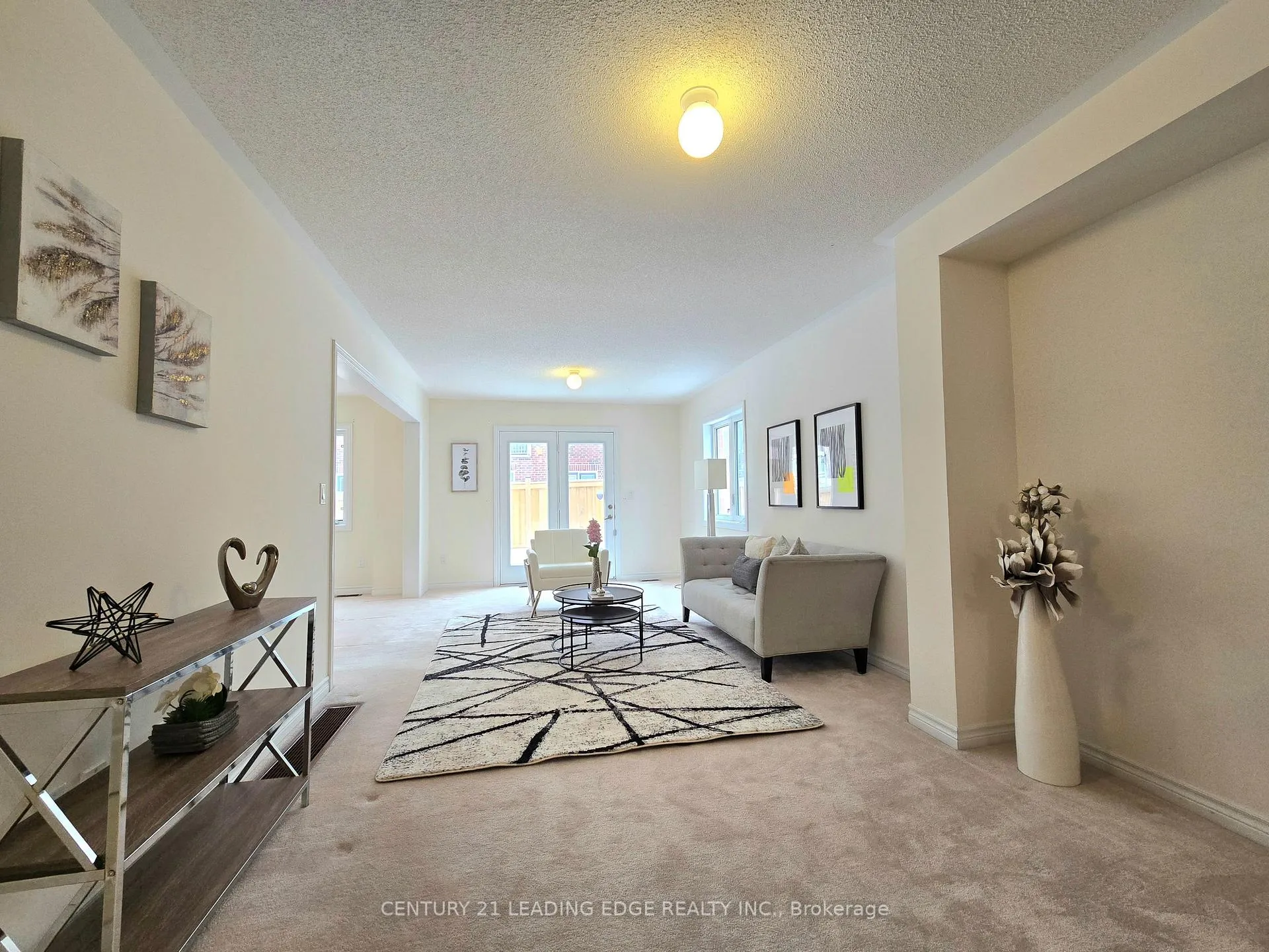 Photo 5 of 19 Living Crescent, Markham, Victoria Square — HOMEH