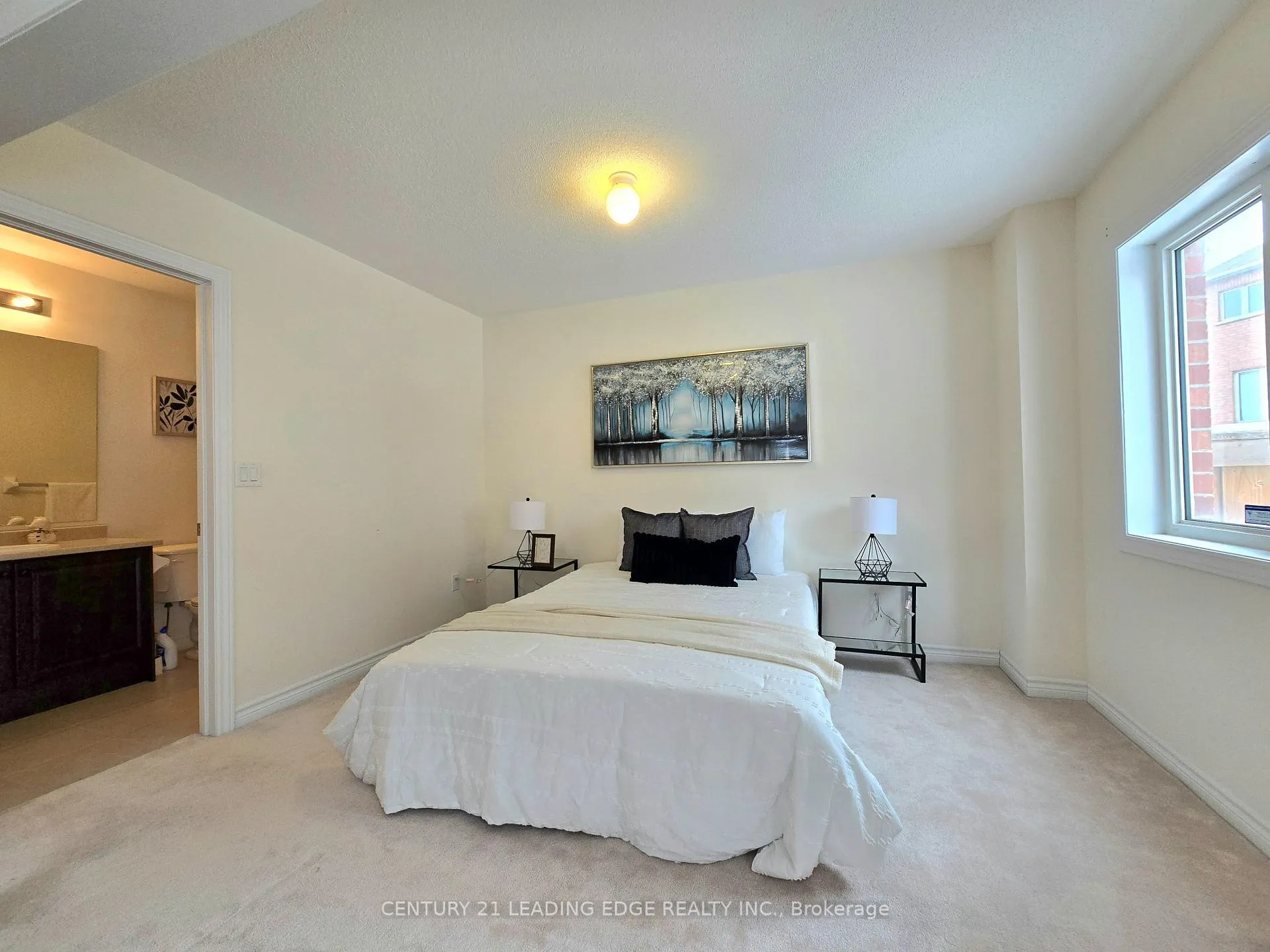 Photo 8 of 19 Living Crescent, Markham, Victoria Square — HOMEH