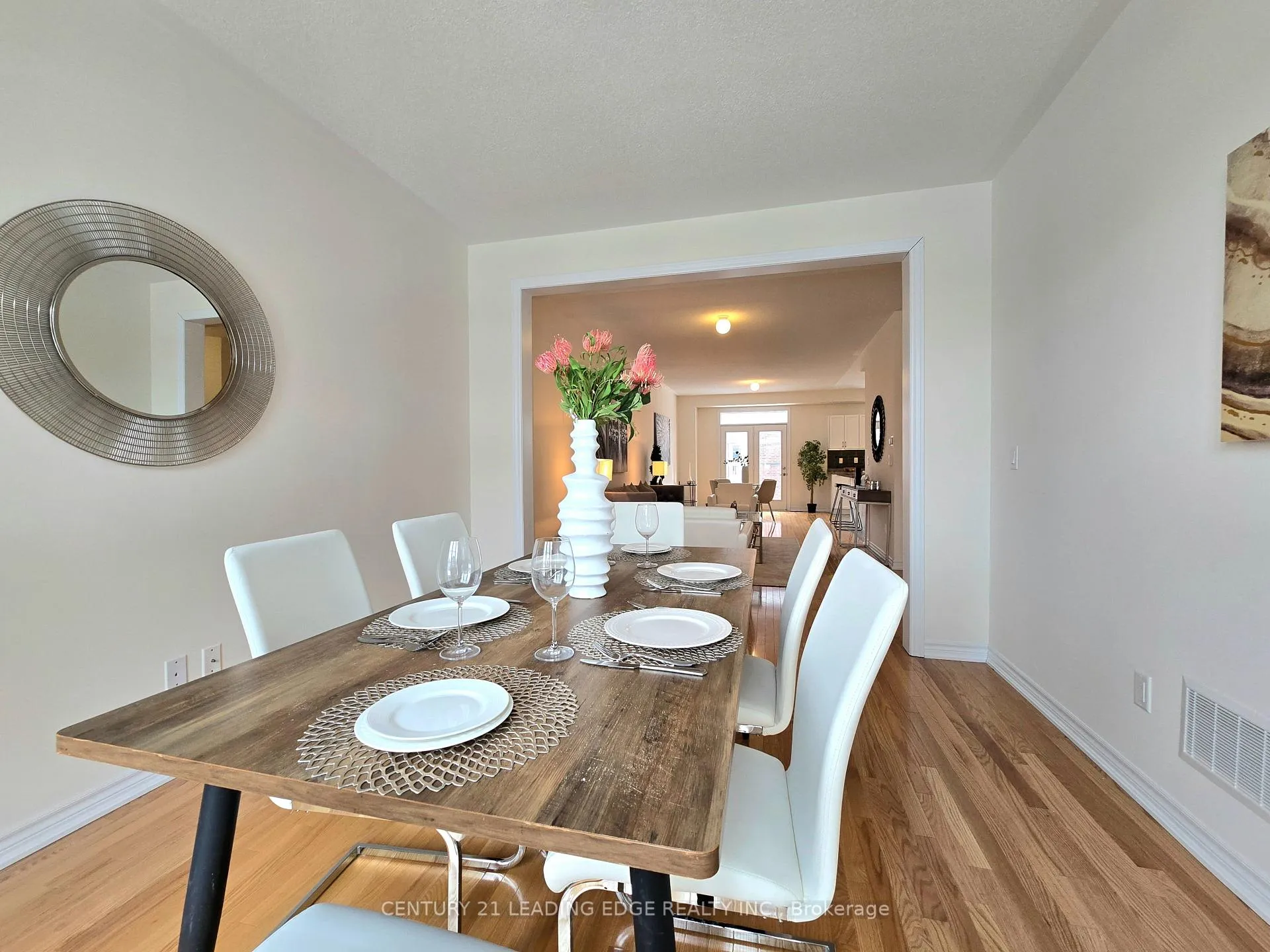Photo 16 of 19 Living Crescent, Markham, Victoria Square — HOMEH