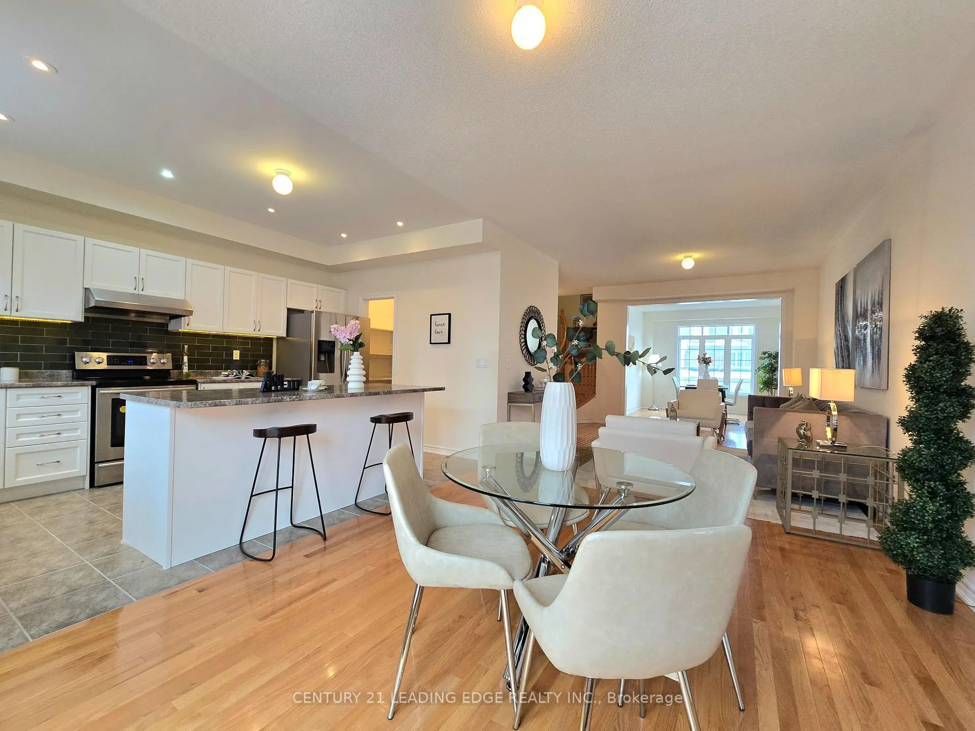 Photo 19 of 19 Living Crescent, Markham, Victoria Square — HOMEH