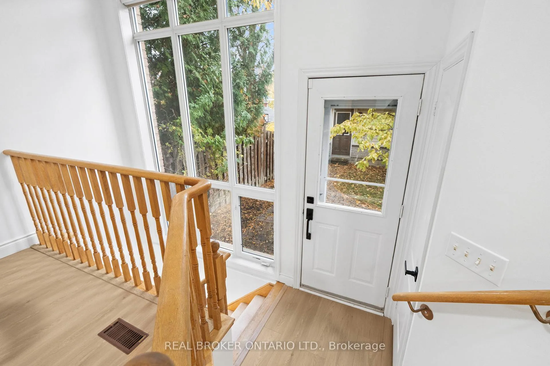 Photo 8 of 21 Spring Meadow Avenue, Markham, Cornell — HOMEH