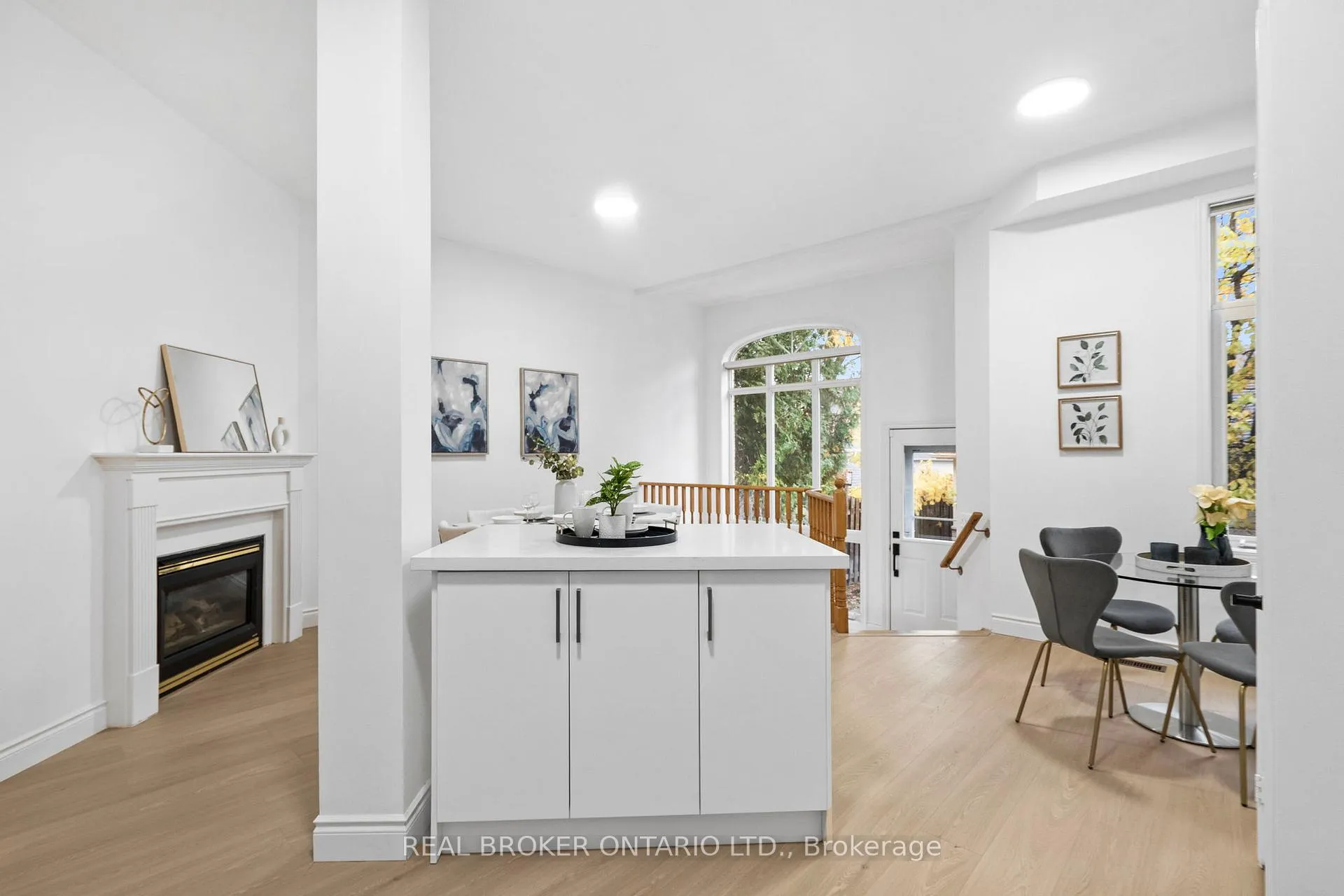 Photo 17 of 21 Spring Meadow Avenue, Markham, Cornell — HOMEH