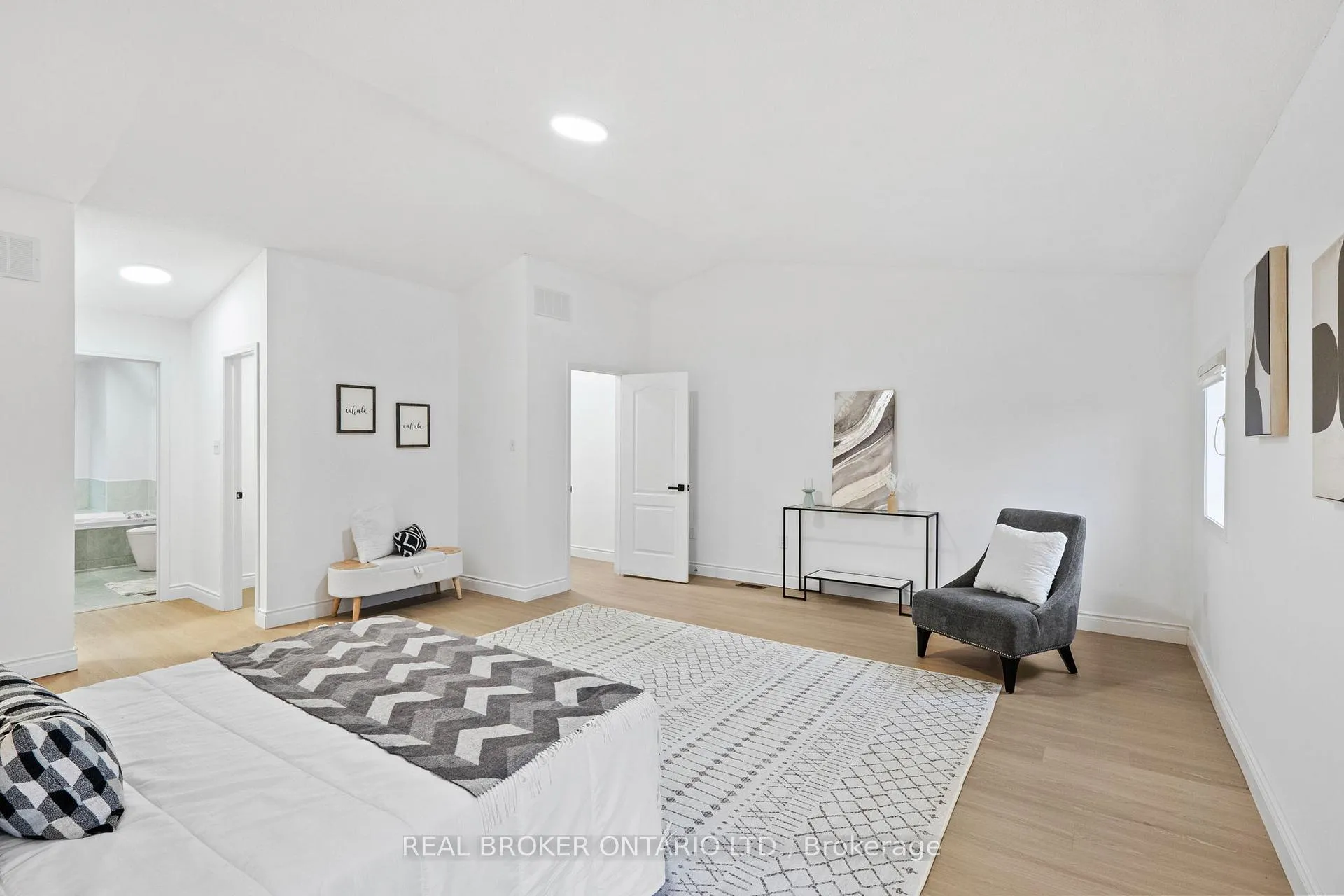 Photo 32 of 21 Spring Meadow Avenue, Markham, Cornell — HOMEH