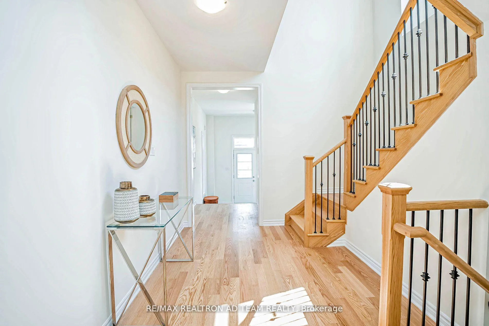 Photo 5 of 2 Waterfront Crescent, Whitby, Port Whitby — HOMEH