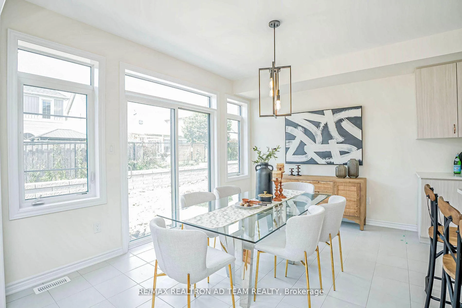 Photo 13 of 2 Waterfront Crescent, Whitby, Port Whitby — HOMEH