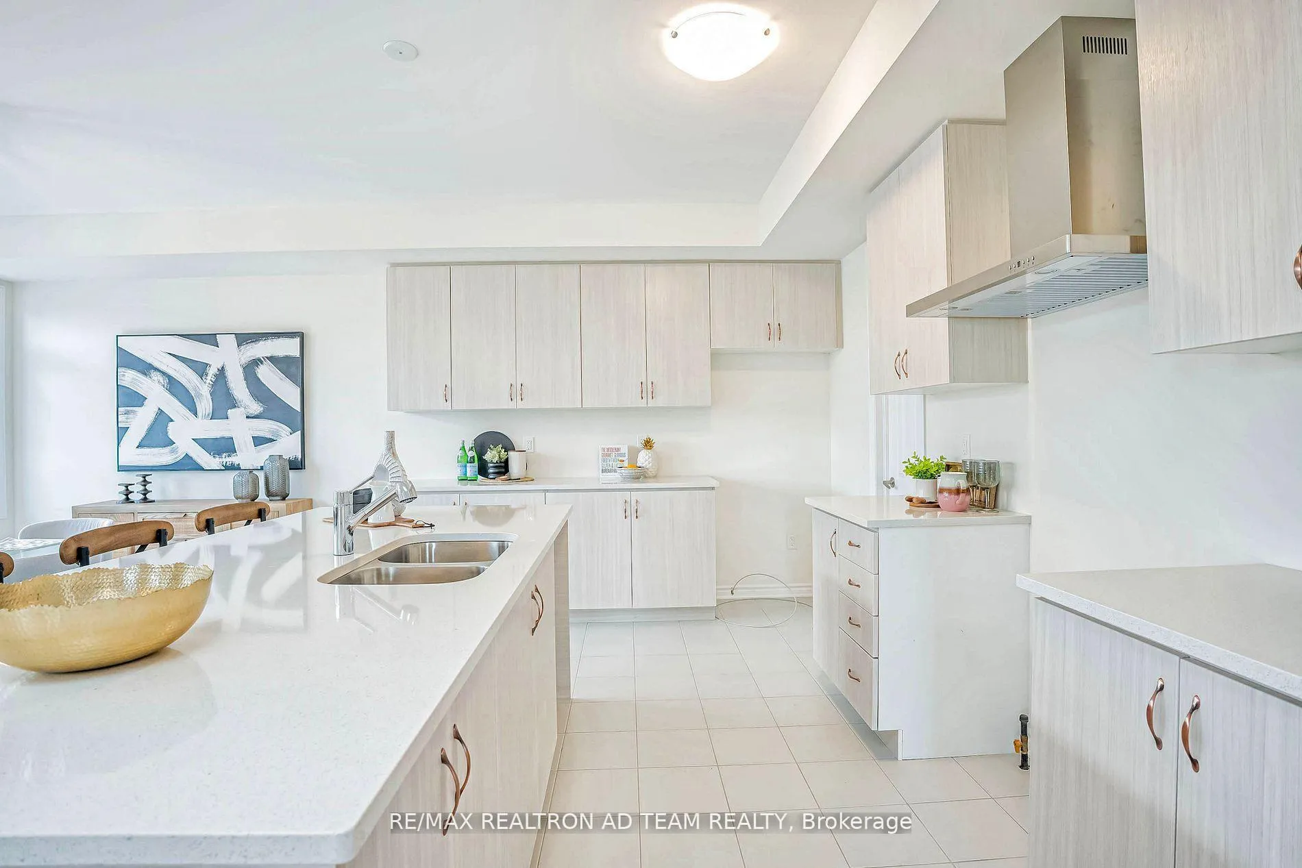 Photo 17 of 2 Waterfront Crescent, Whitby, Port Whitby — HOMEH