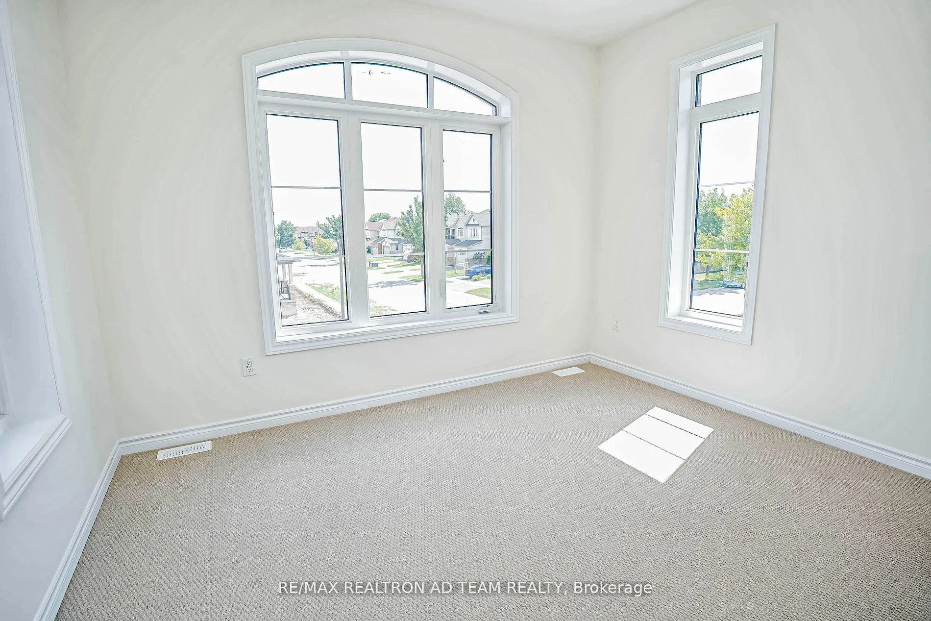 Photo 31 of 2 Waterfront Crescent, Whitby, Port Whitby — HOMEH