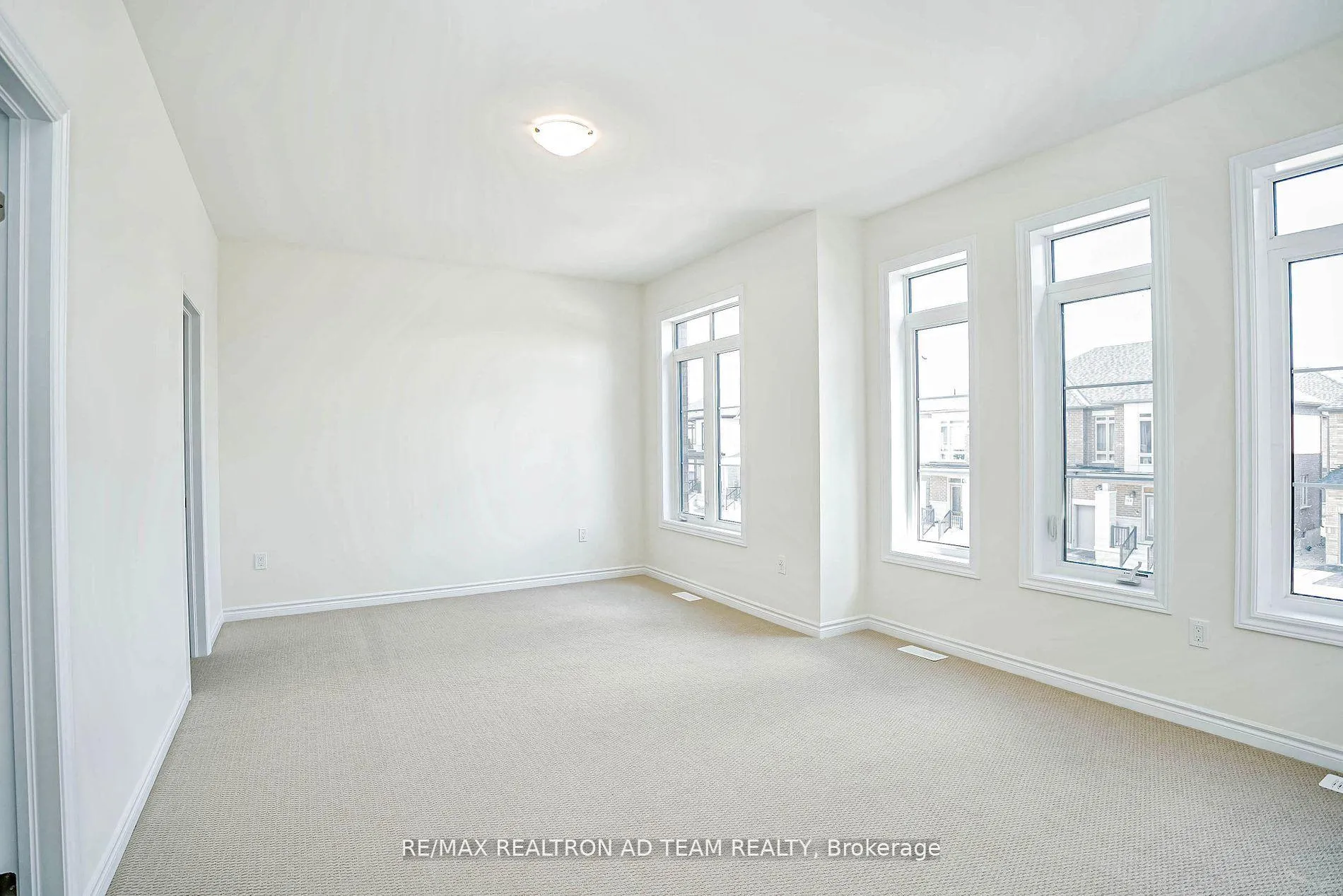 Photo 33 of 2 Waterfront Crescent, Whitby, Port Whitby — HOMEH