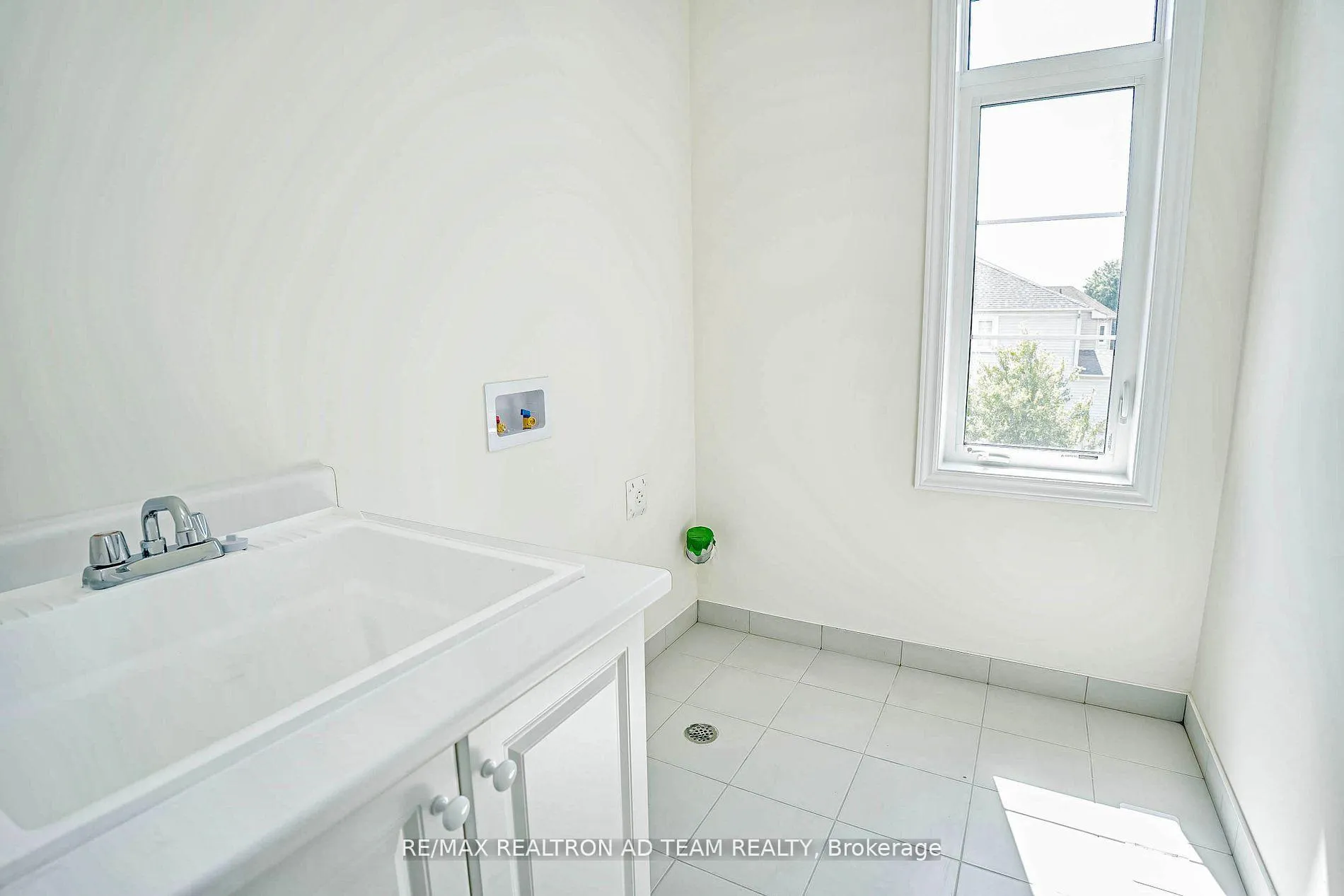 Photo 36 of 2 Waterfront Crescent, Whitby, Port Whitby — HOMEH