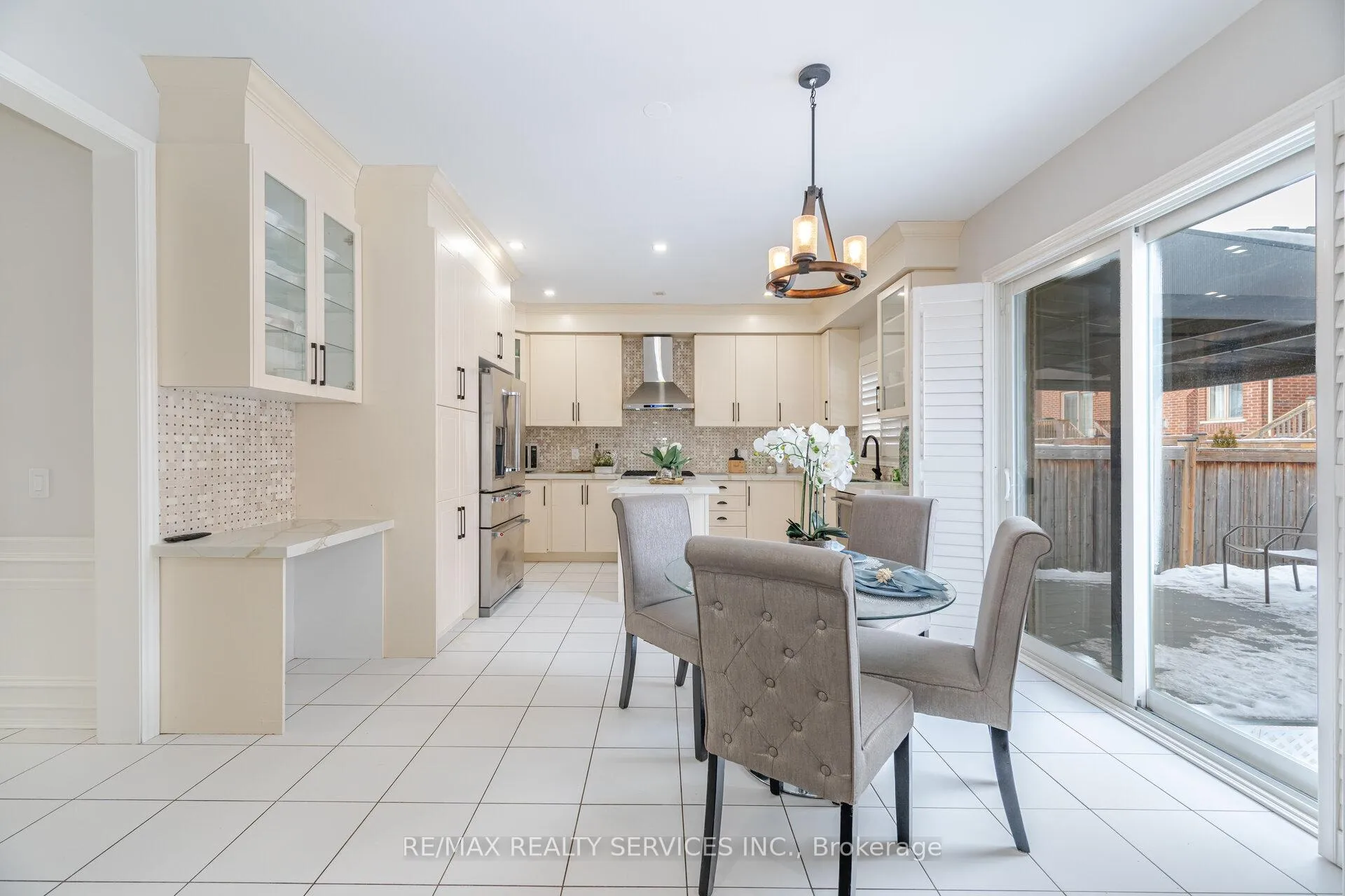 Photo 13 of 30 Blackberry Valley Crescent, Caledon, Rural Caledon — HOMEH