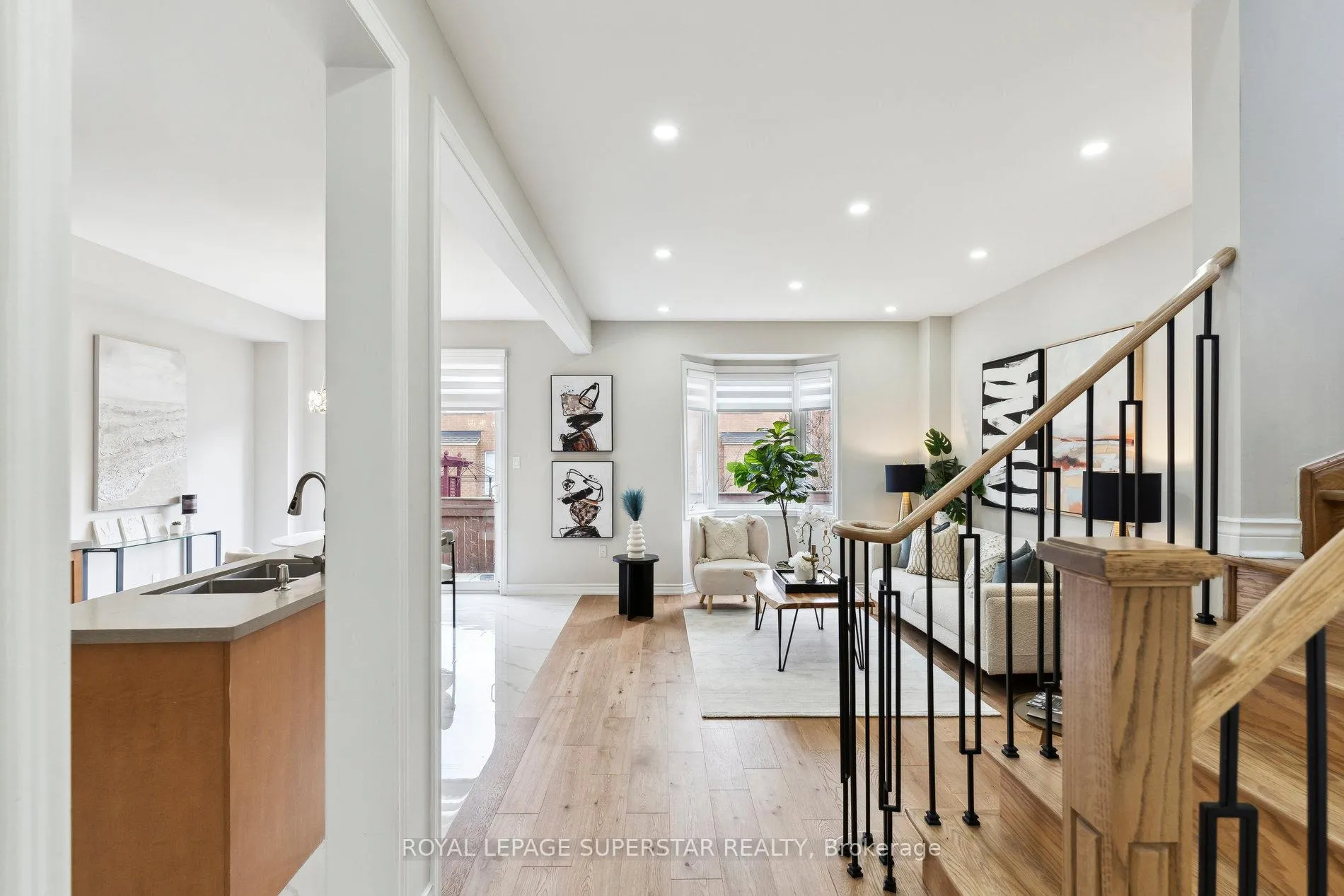 Photo 6 of 108 Daiseyfield Crescent, Vaughan, Vellore Village — HOMEH