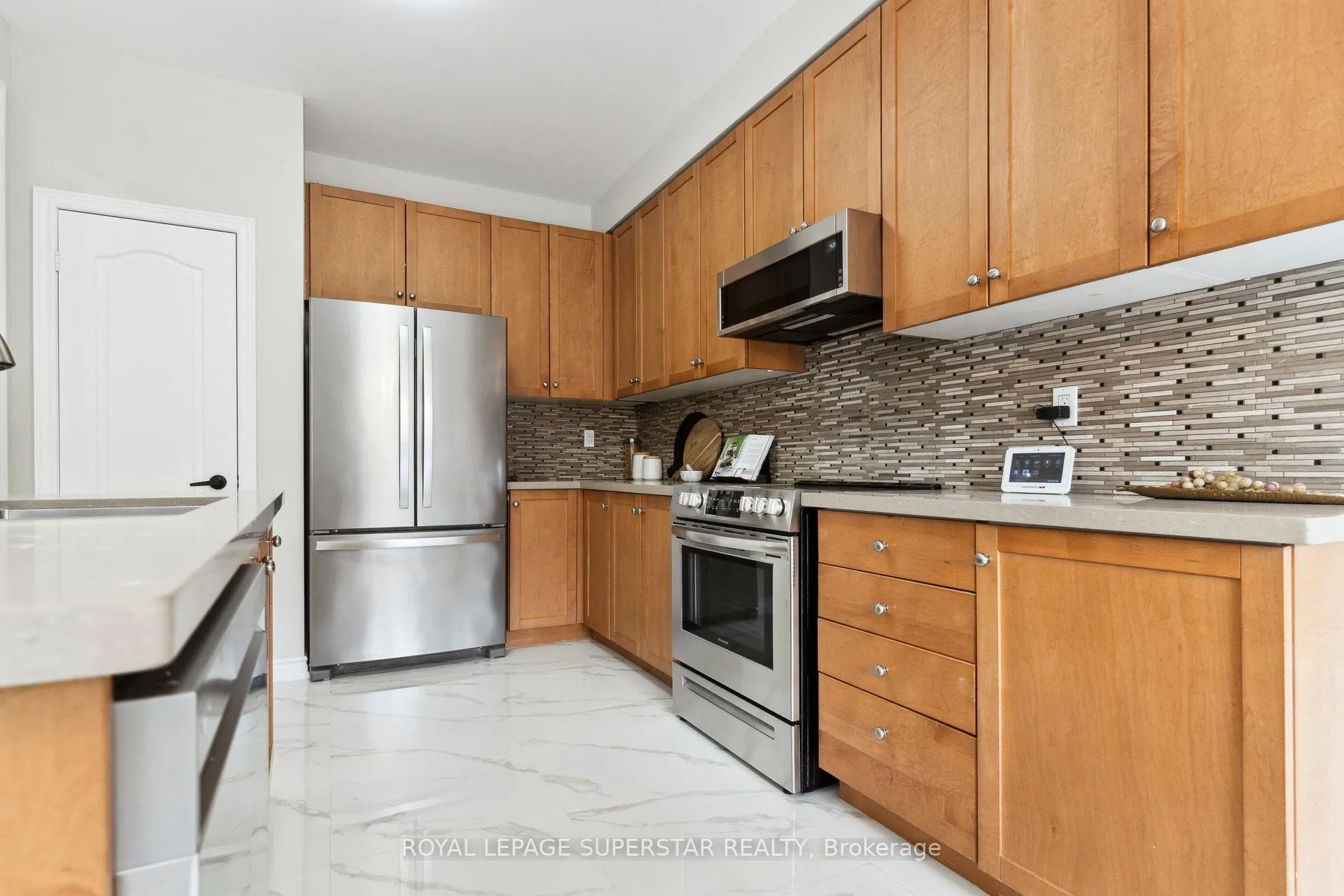 Photo 15 of 108 Daiseyfield Crescent, Vaughan, Vellore Village — HOMEH