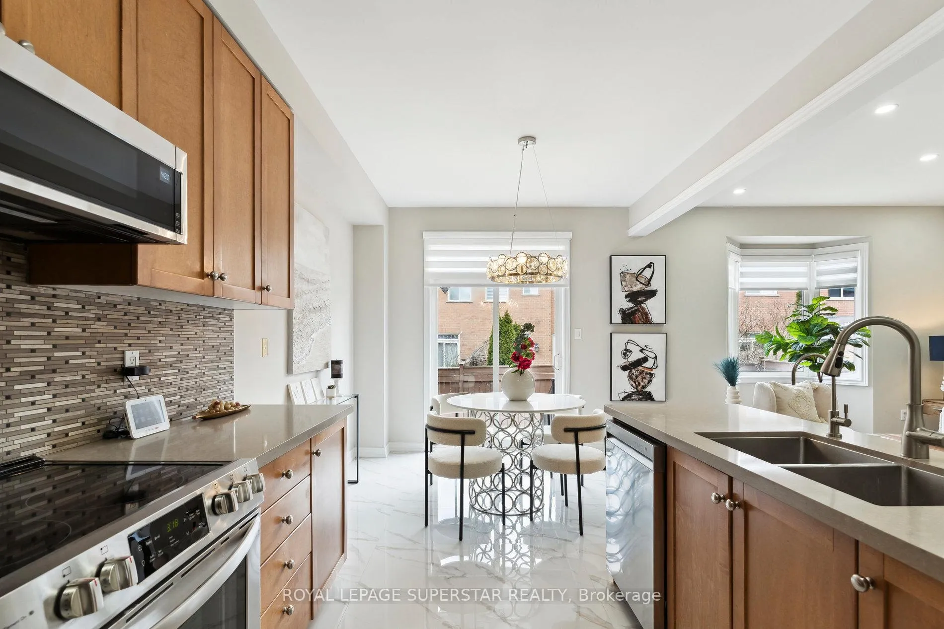 Photo 16 of 108 Daiseyfield Crescent, Vaughan, Vellore Village — HOMEH
