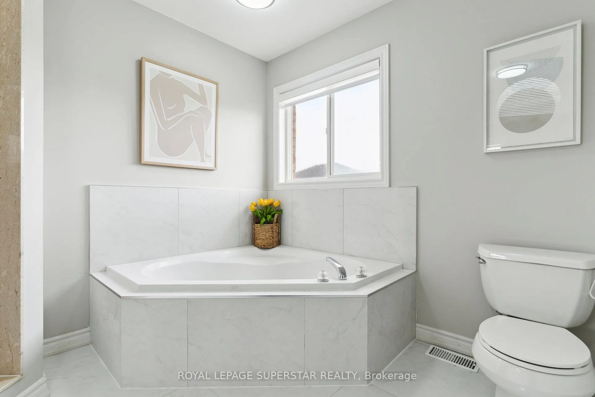 Photo 35 of 108 Daiseyfield Crescent, Vaughan, Vellore Village — HOMEH