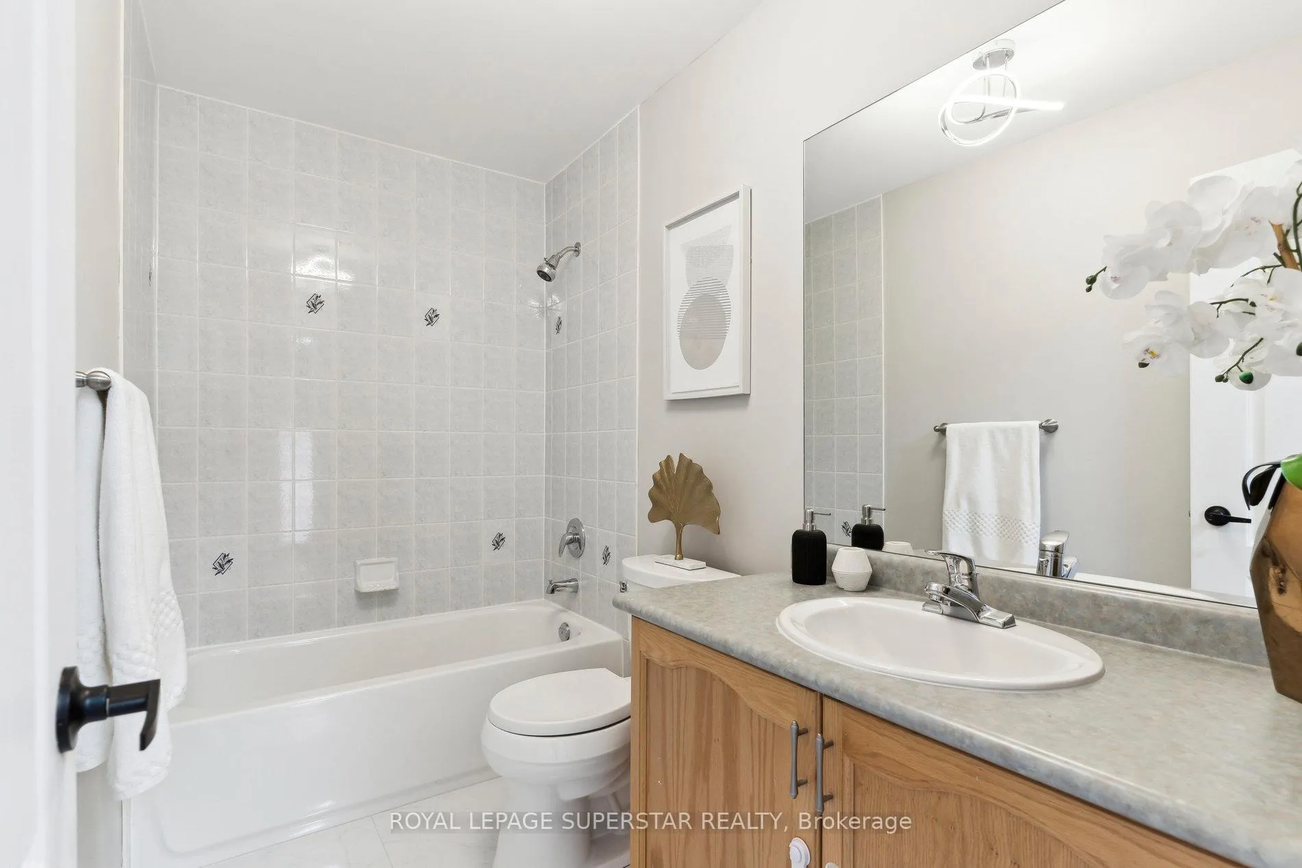 Photo 41 of 108 Daiseyfield Crescent, Vaughan, Vellore Village — HOMEH