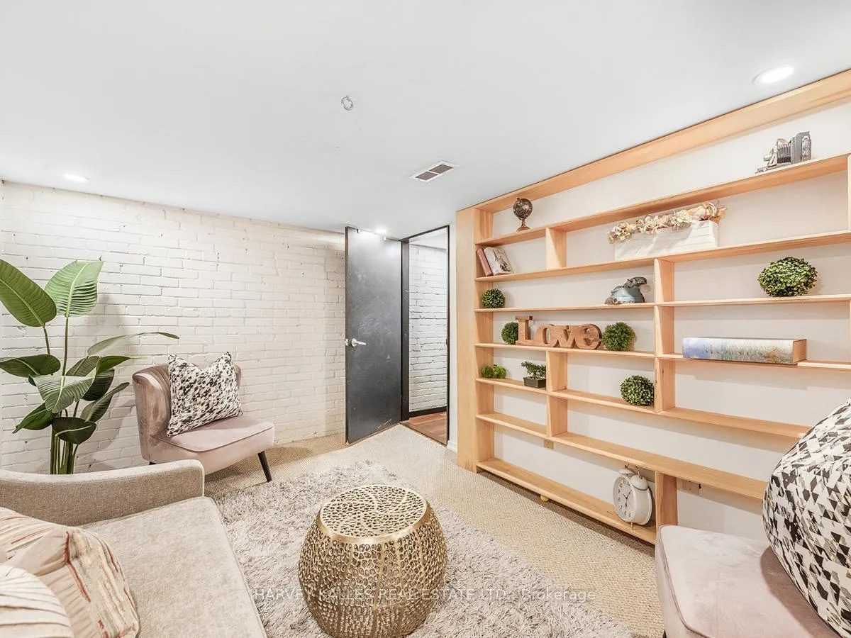 Photo 9 of 2053 Gerrard Street E, Toronto, East End-Danforth — HOMEH