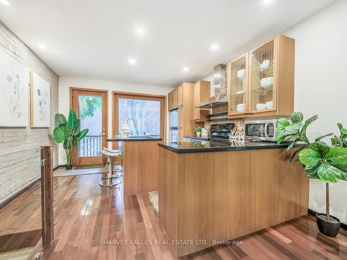 Photo 13 of 2053 Gerrard Street E, Toronto, East End-Danforth — HOMEH