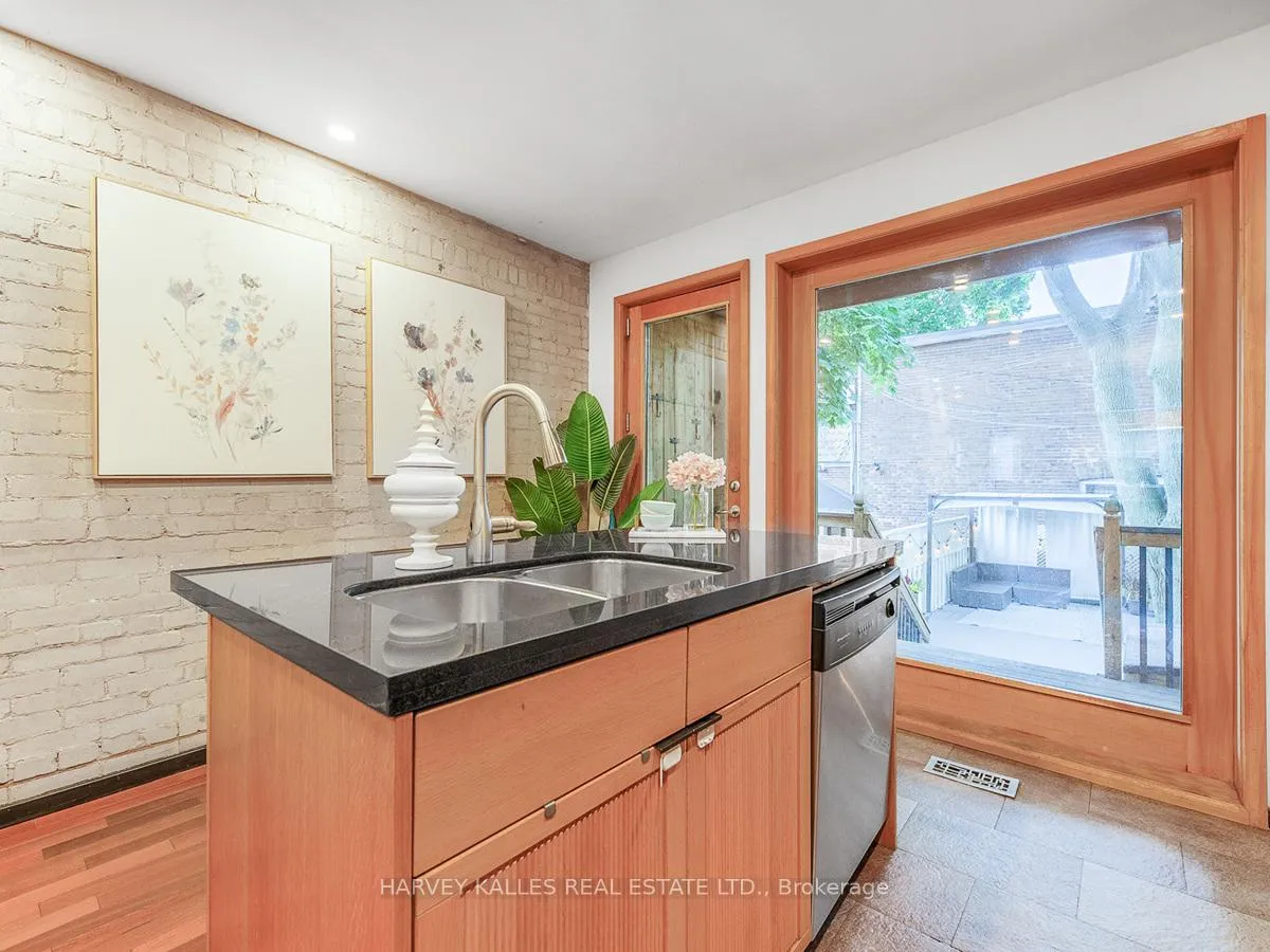 Photo 16 of 2053 Gerrard Street E, Toronto, East End-Danforth — HOMEH