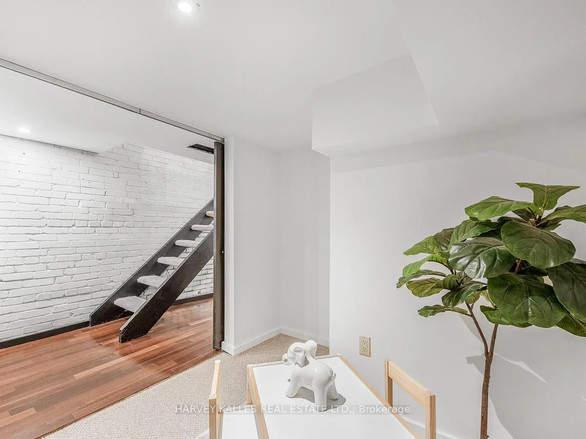 Photo 29 of 2053 Gerrard Street E, Toronto, East End-Danforth — HOMEH