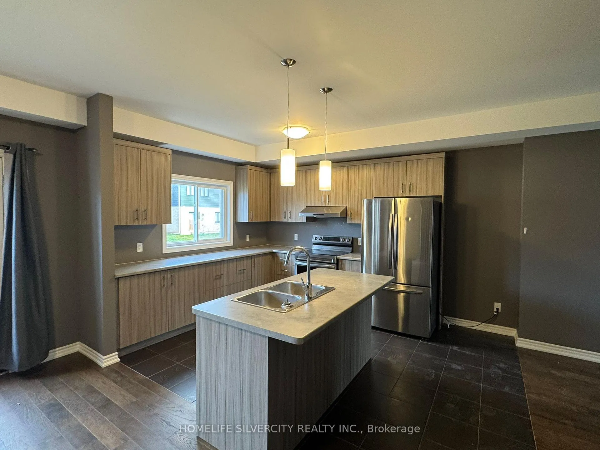 Photo 3 of 25 Mclaughlin Street, Welland, Lincoln/Crowland — HOMEH