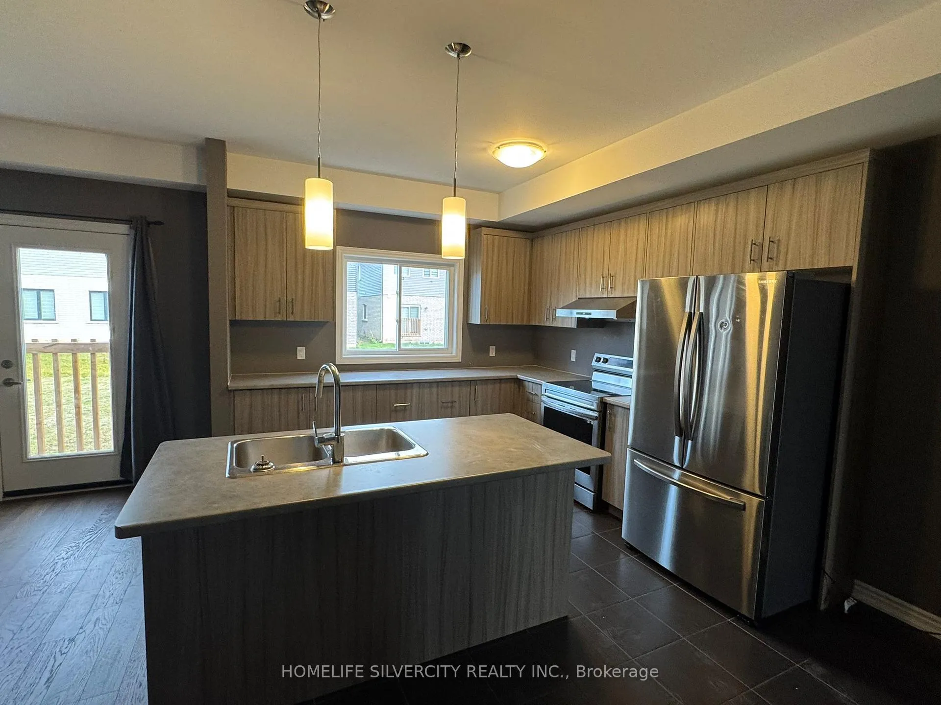 Photo 4 of 25 Mclaughlin Street, Welland, Lincoln/Crowland — HOMEH