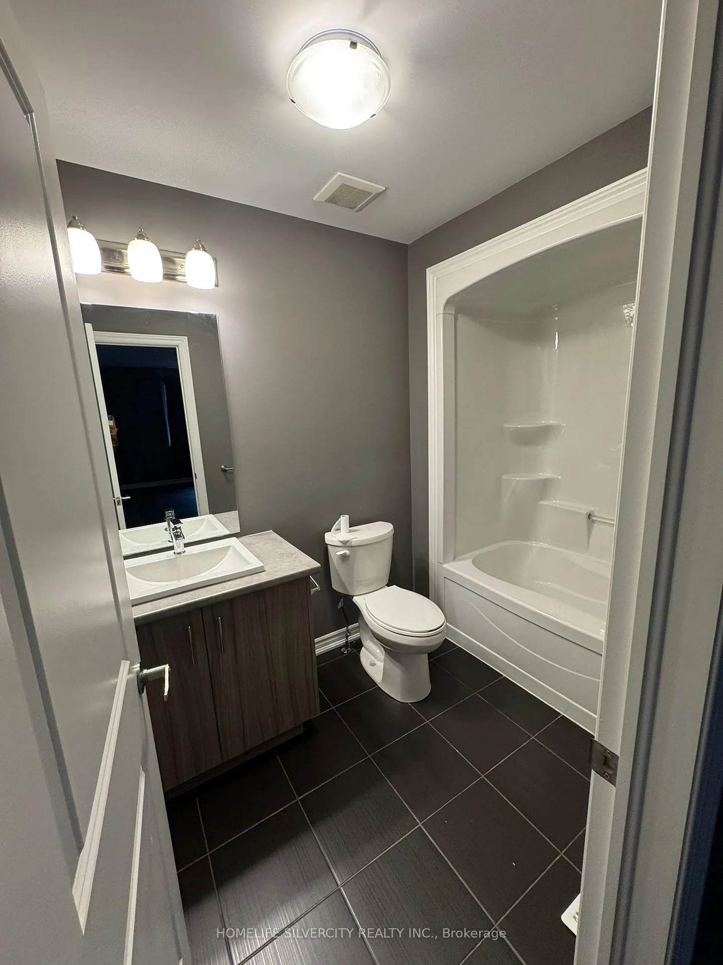 Photo 12 of 25 Mclaughlin Street, Welland, Lincoln/Crowland — HOMEH